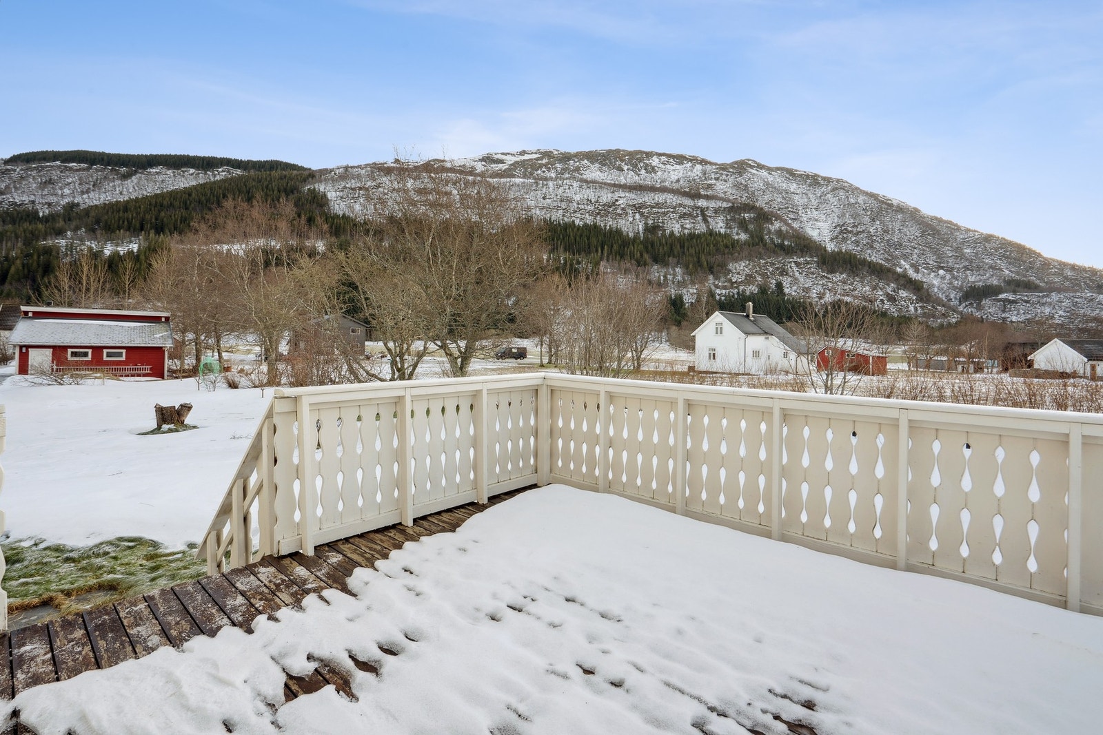 God plass til møblementer og grill Galleribilde