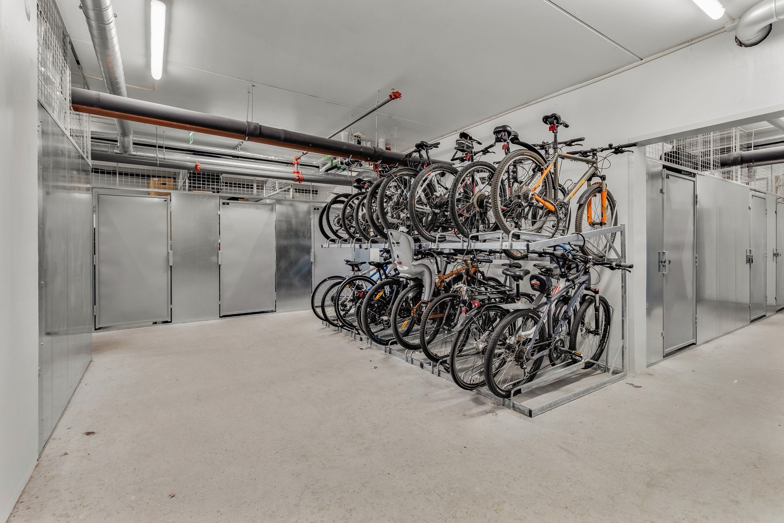 Felles sykkelbod i kjeller Galleribilde