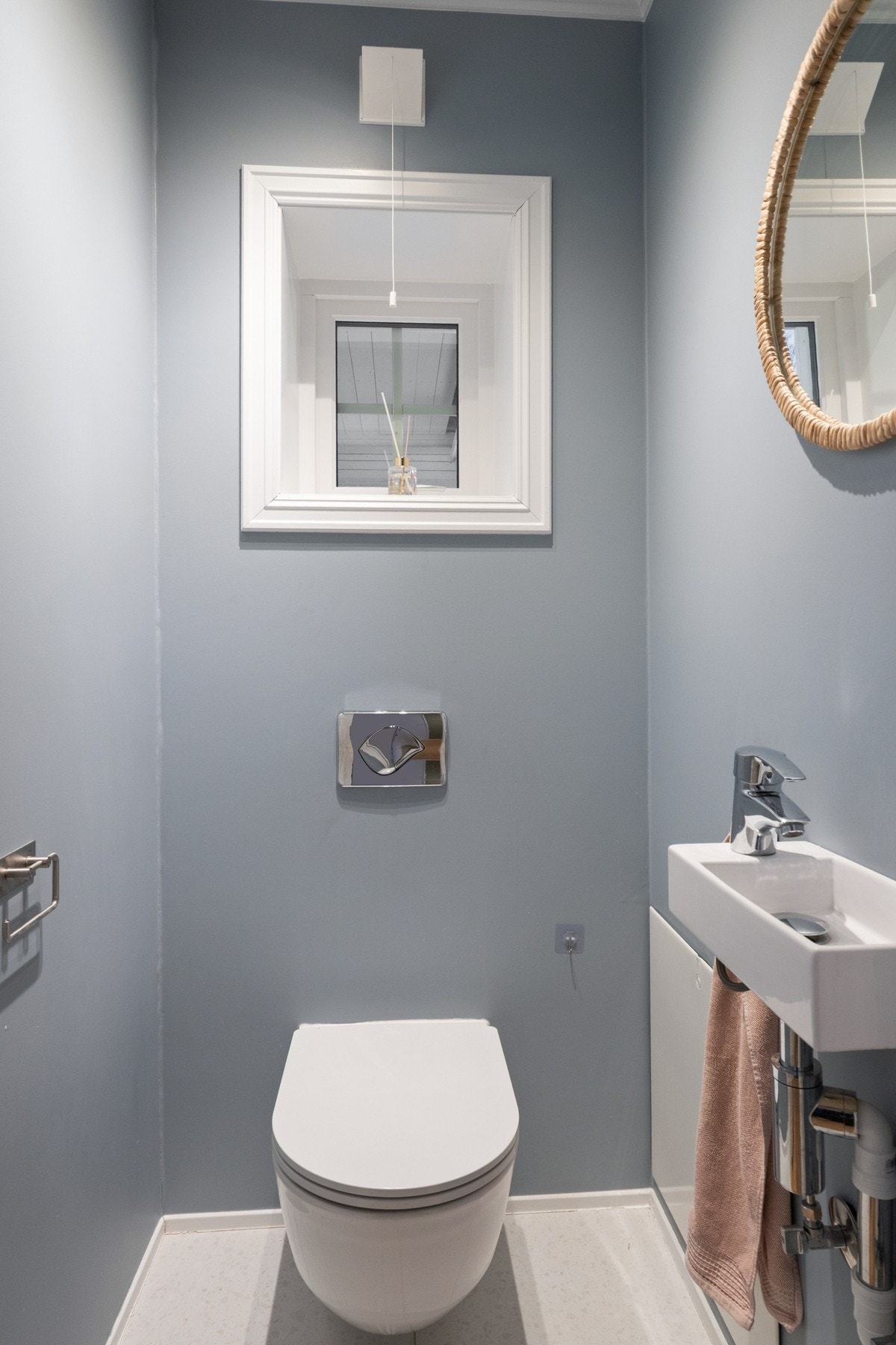 Ved inngangspartiet finner du en klassisk og pen WC Galleribilde