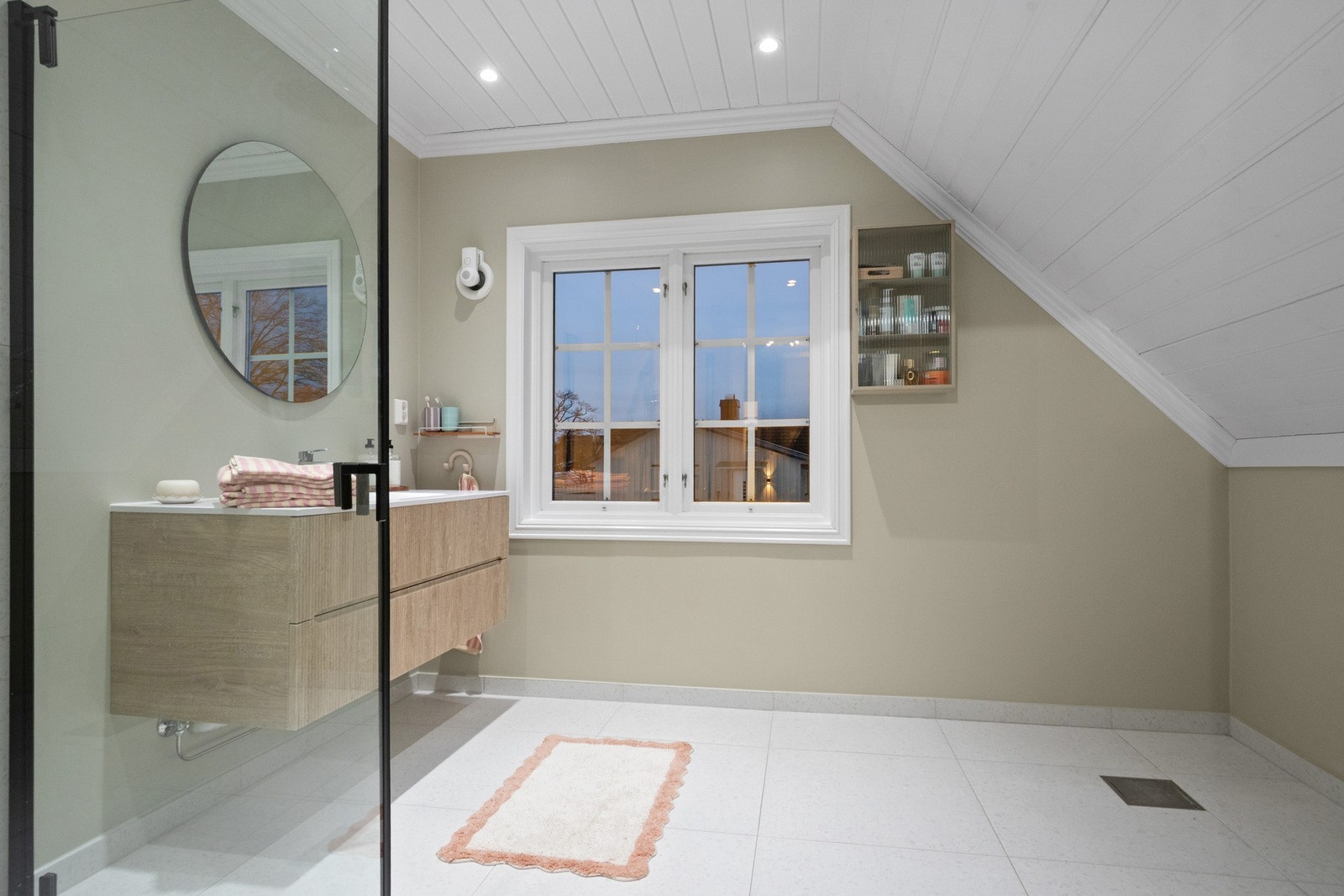 Badet er pusset opp i 2021, det foreligger dokumentasjon på utført arbeid Galleribilde