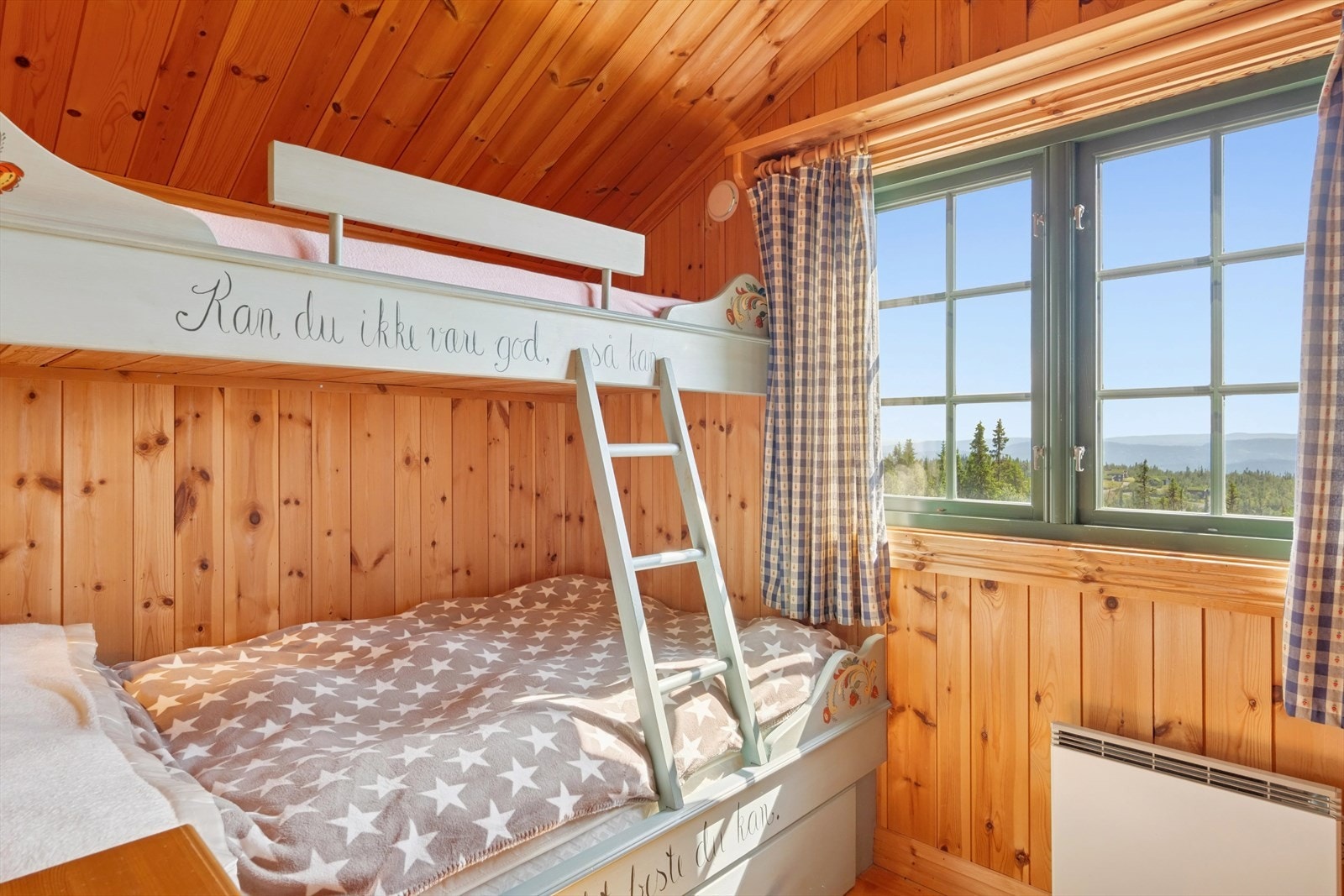 Køyesengene gir flere sengeplasser samtidig som det utnytter plassen. Galleribilde