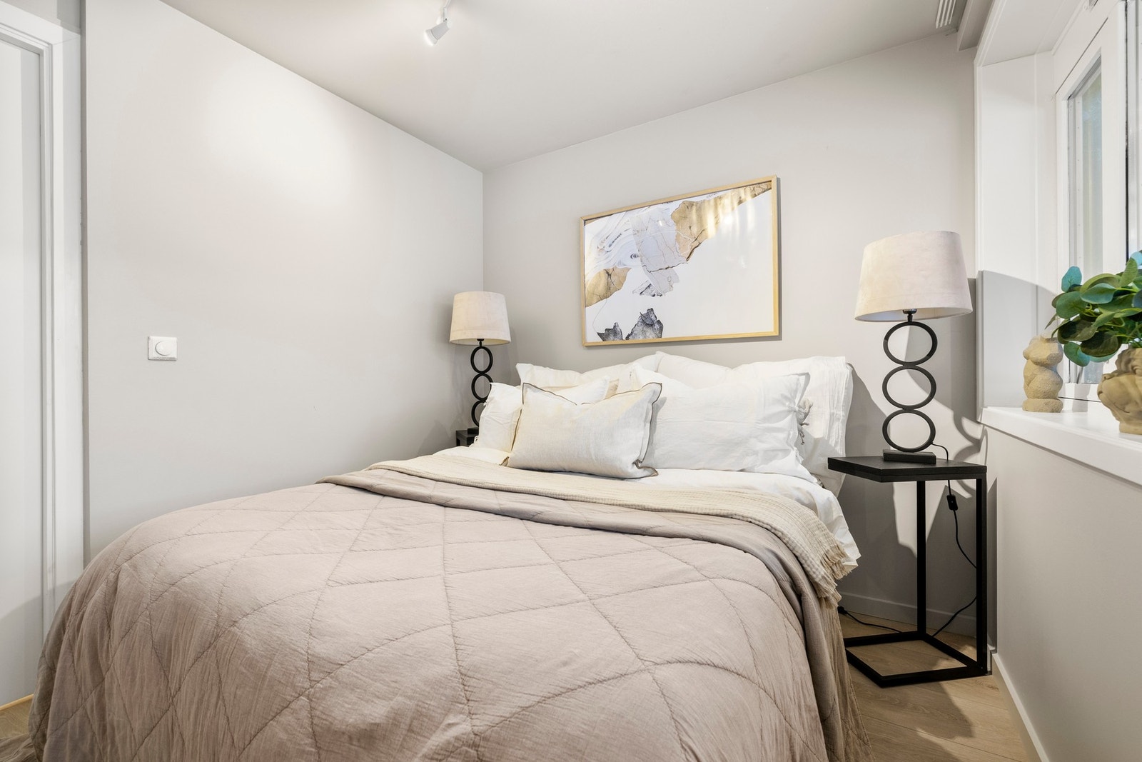 Det er også plass til innrede med garderobeskap. Galleribilde