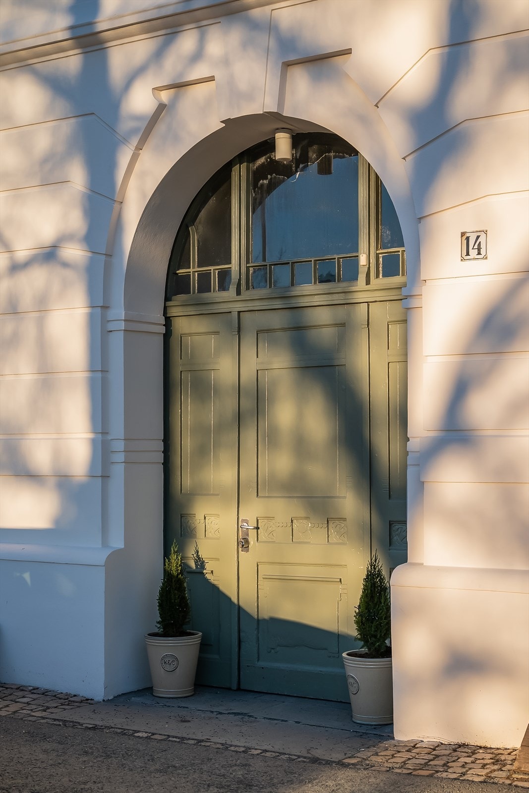 Her har du byens beste kollektivtilbud, nærhet til alt du trenger i det daglige liv og enda litt til. Dette er selve knutepunktet for yrende liv og severdigheter, samt kulturell historie og vakker arkitektur. Galleribilde