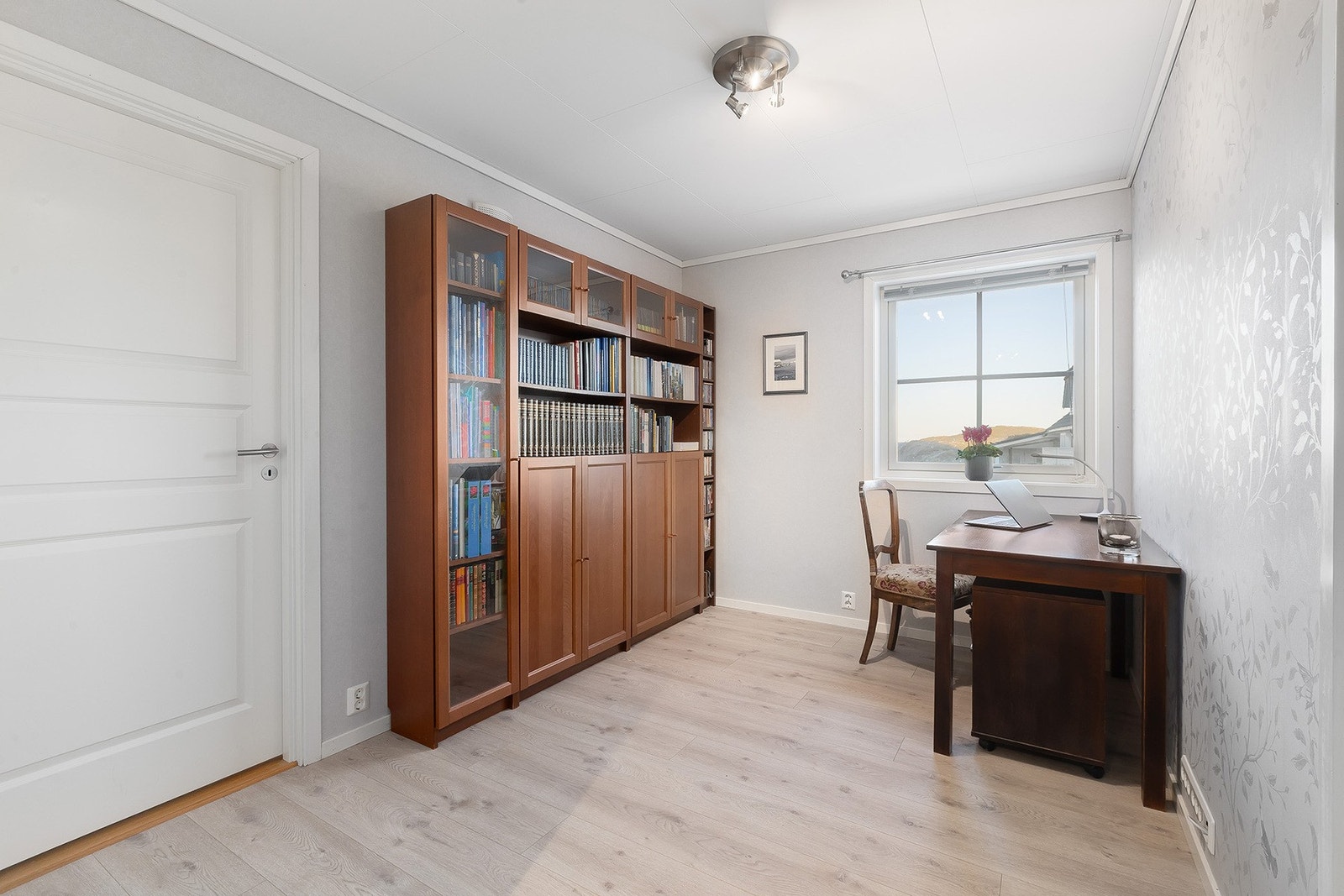 Allrom. Galleribilde