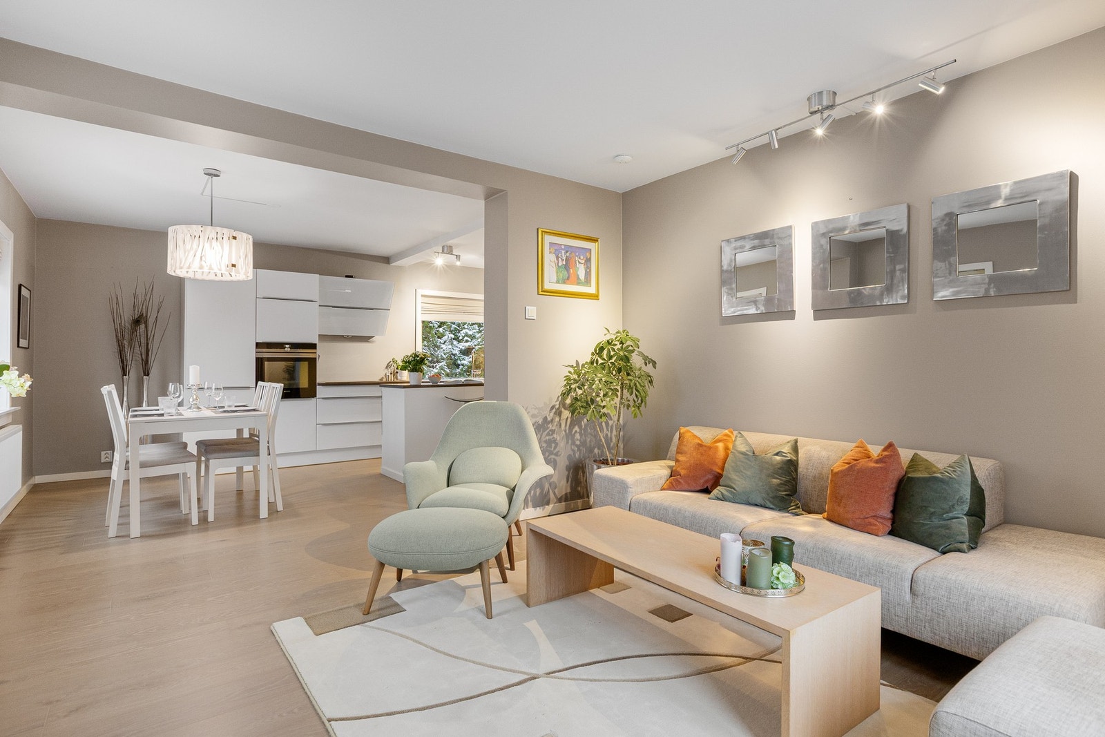 Leilihgeten fikk endret planløsning i 2016/17 til stue med åpen kjøkkenløsning Galleribilde