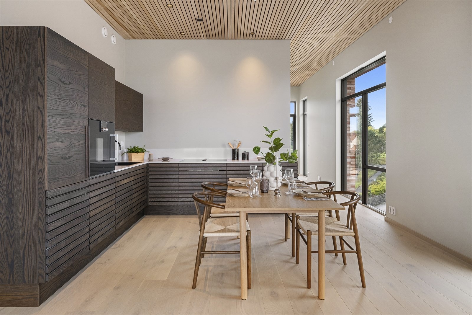 Det leveres vannbåren gulvvarme i stue, kjøkken, gang/hall, bad og vaskerom. Galleribilde