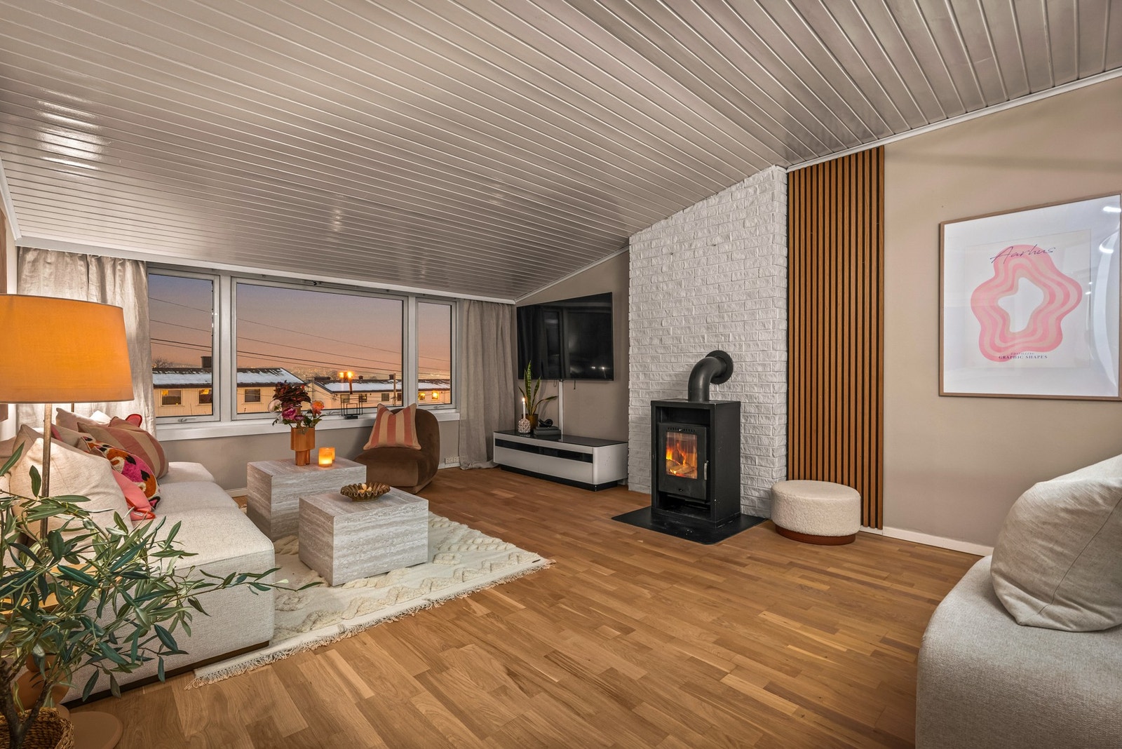 Familievennlig enderekkehus med mulighet for kjøp av garasje! Galleribilde