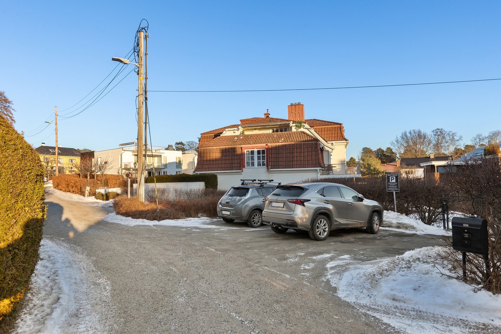 I tillegg har sameiet 4 gjesteparkeringsplasser på egen tomt. Galleribilde