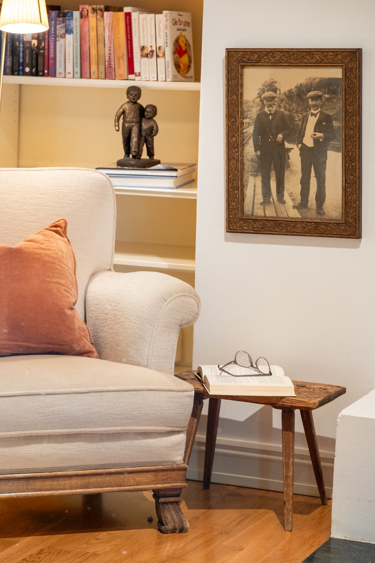 Rommet ligger i direkte tilknytning til bibliotek og gir en rolig og skjermet sone. Galleribilde