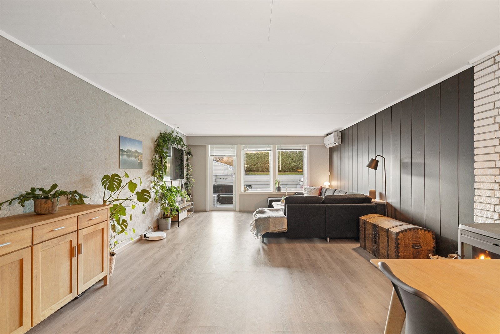 EiendomsMegler 1 v/ Eirik Hanekamhaug presenterer Solsletteveien 11C! Galleribilde