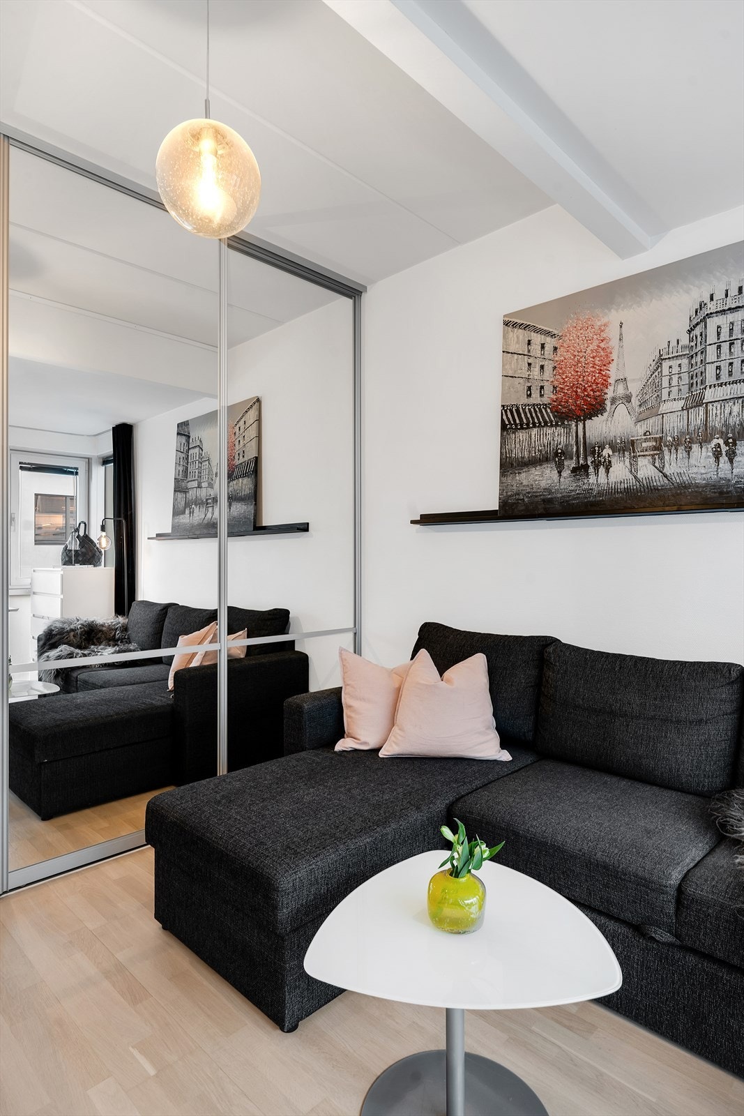 Rommet er romslig, perfekt som soverom eller TV-stue! Galleribilde