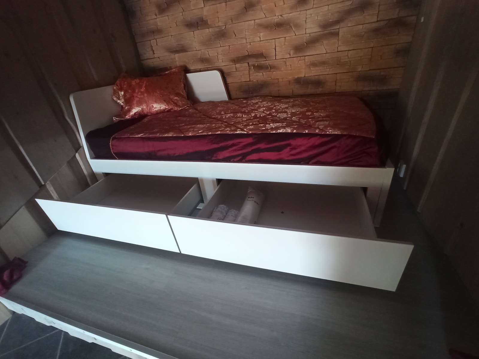 Alkove soverom med dobbeltseng Galleribilde