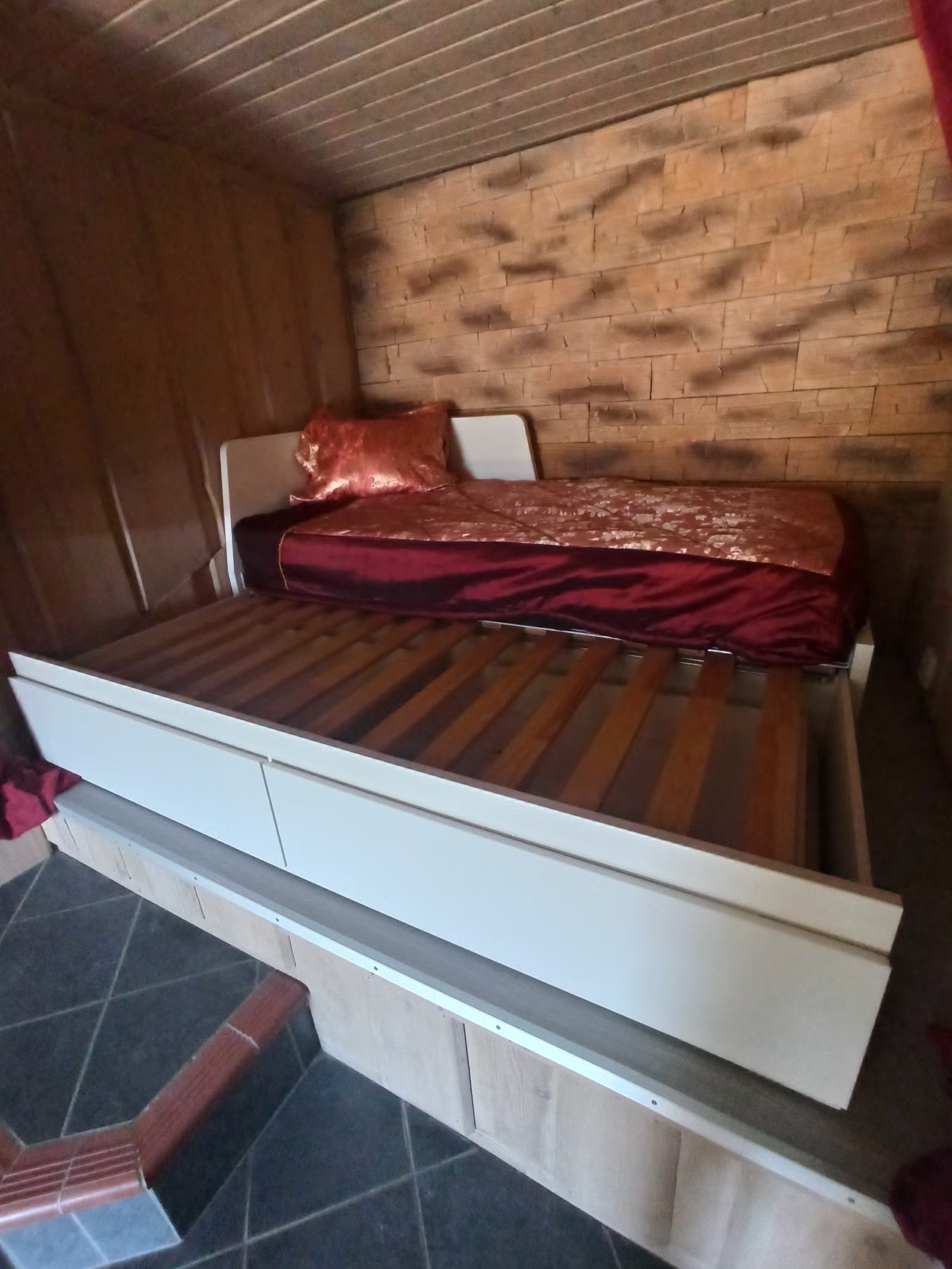 Alkove soverom med dobbeltseng Galleribilde