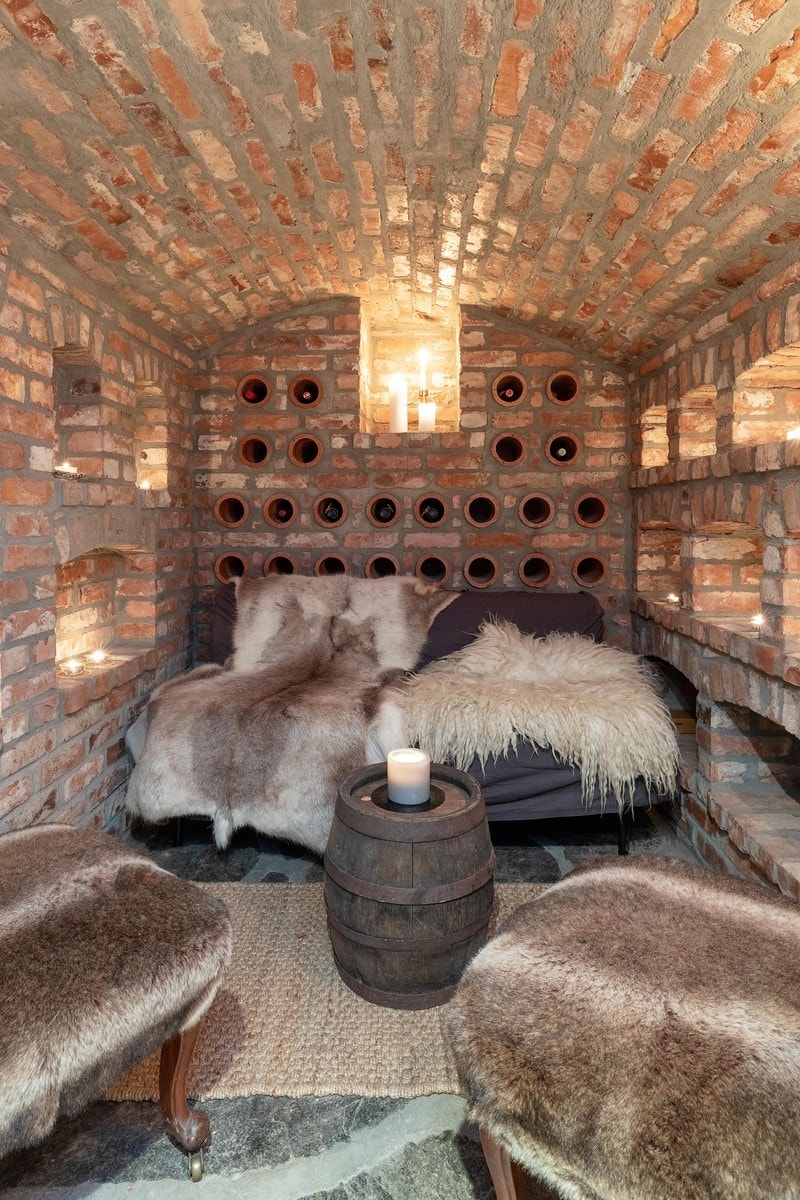 tilhørende vinkjeller Galleribilde