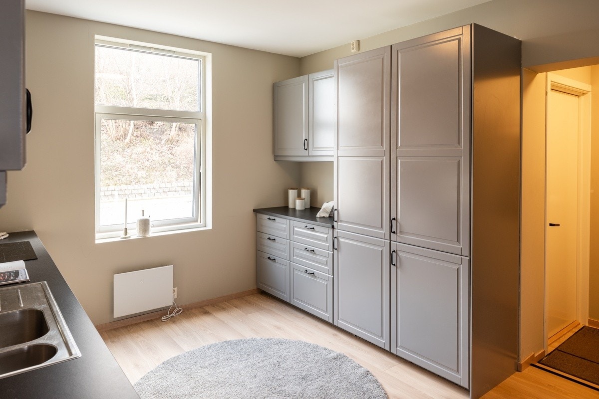 To kjøleskap og to frysere Galleribilde