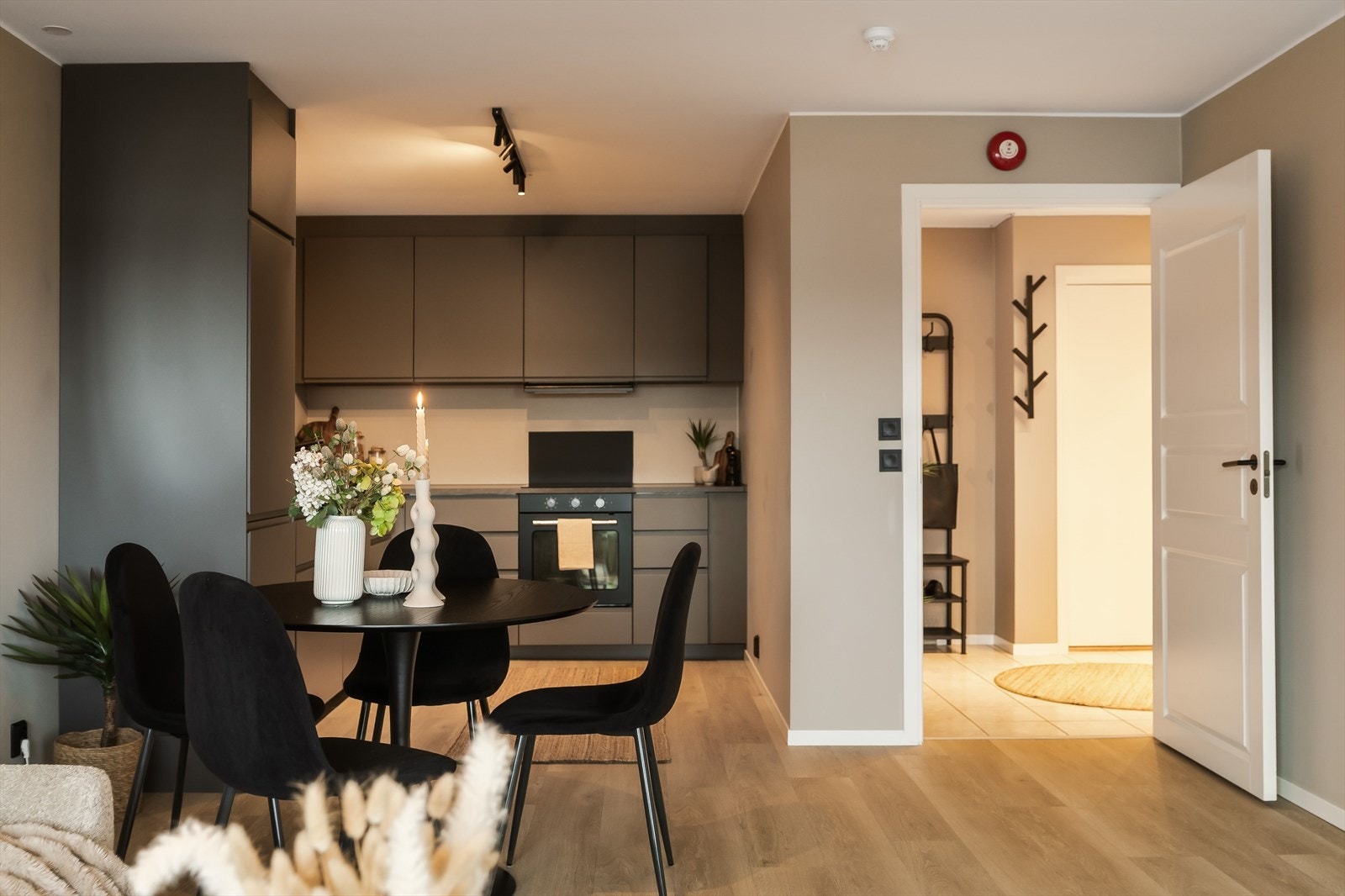 Leiligheten er nymalt i 2023 og fremstår som strøken. Galleribilde