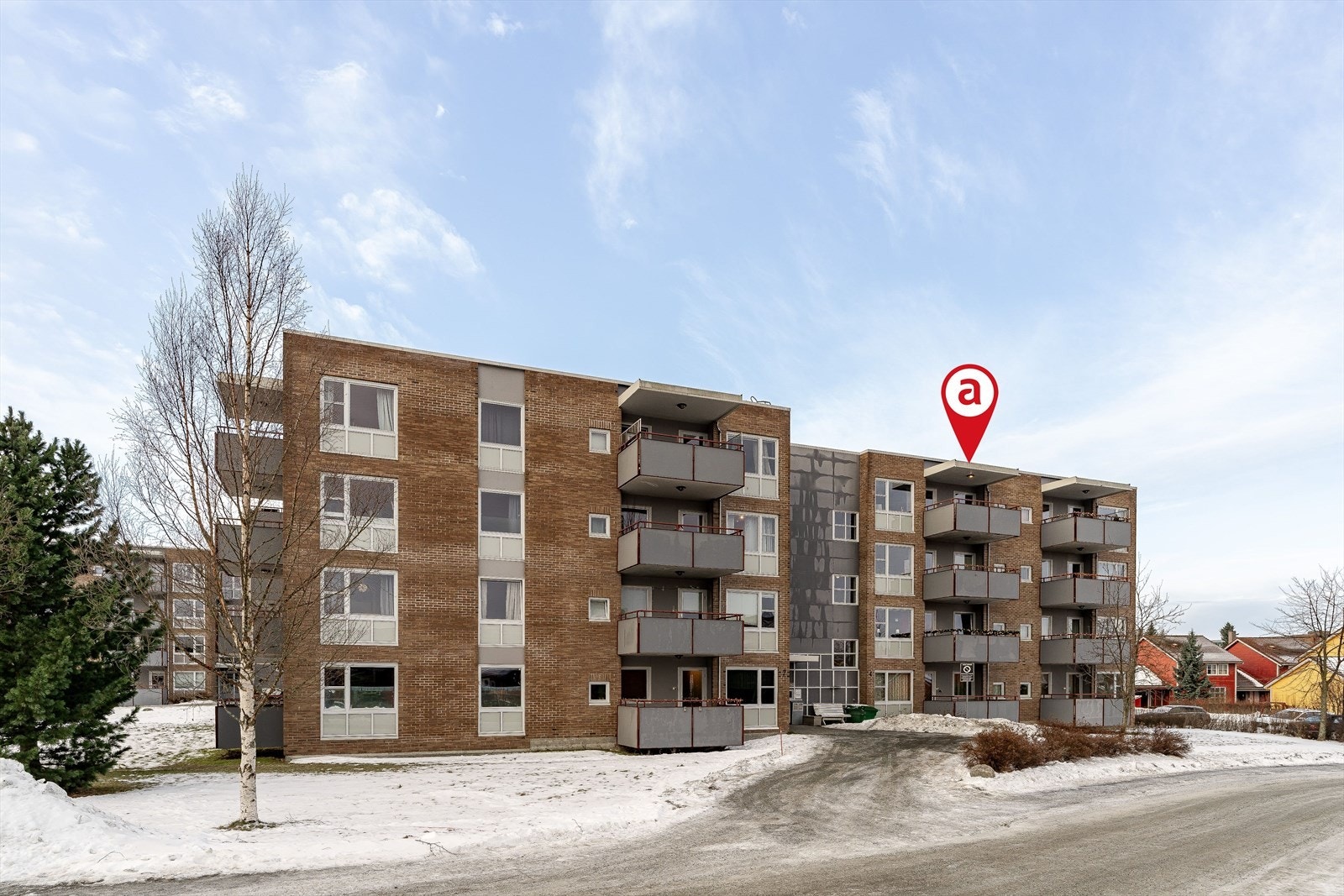 Leiligheten har en attraktiv og sentral beliggenhet på populære Moholt - et område som er spesielt godt likt av både studenter, førstegangskjøpere og familier. Galleribilde