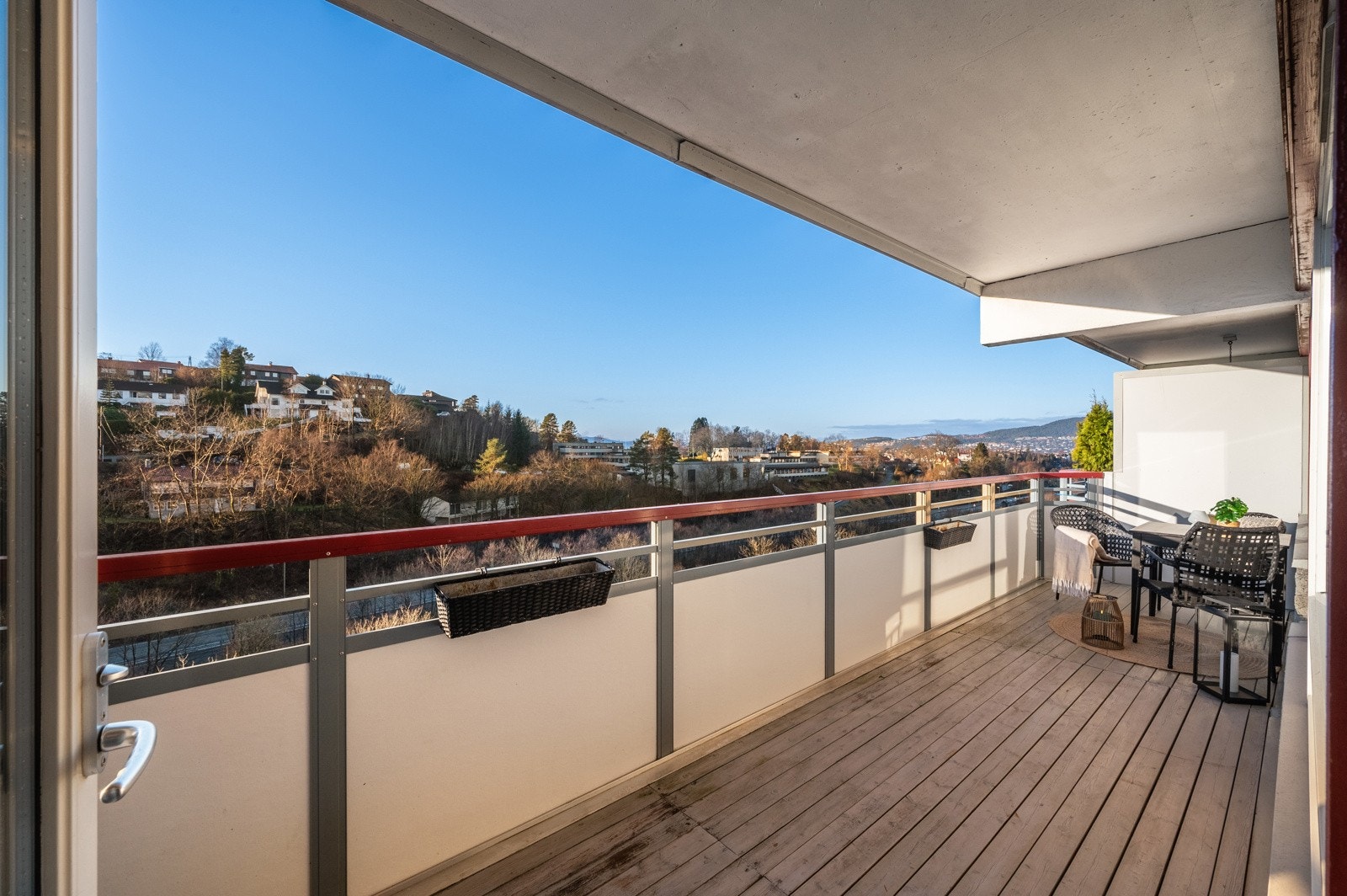 Nyt utsikt og sol på de dagene hvor solen kommer på besøk. Galleribilde