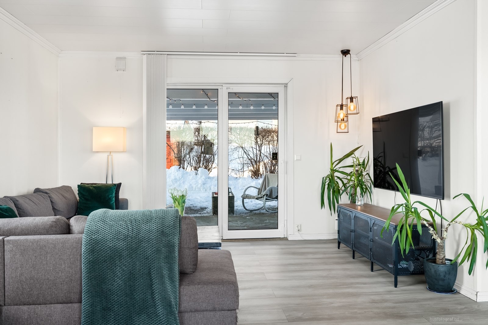 Det er direkte utgang til pergola i bakgård Galleribilde