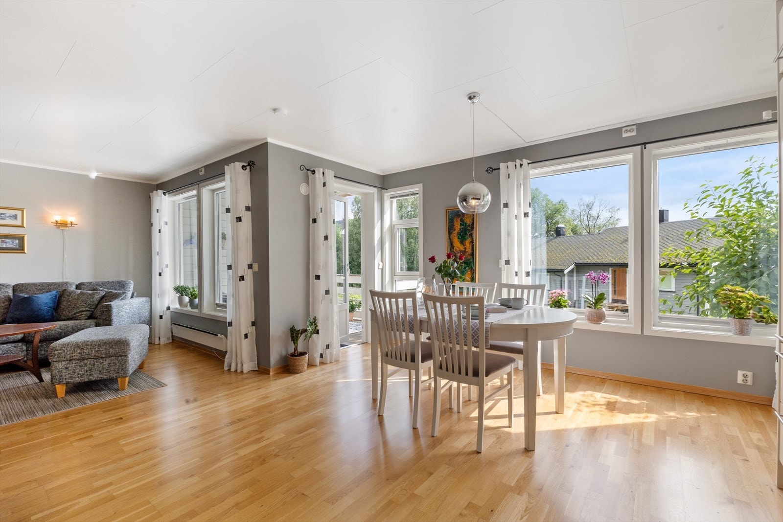 Leiligheten er på hele 76 m² BRA-I. Galleribilde