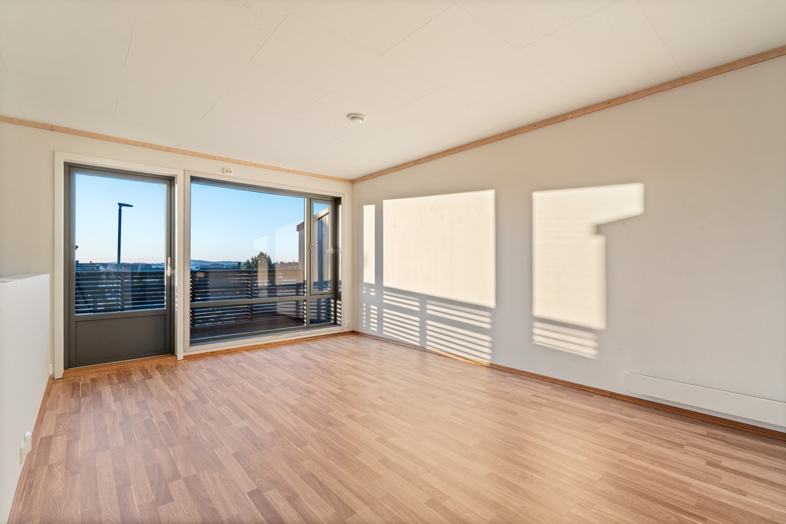 Sjekk hvor luftig det er ut fra stuen Galleribilde