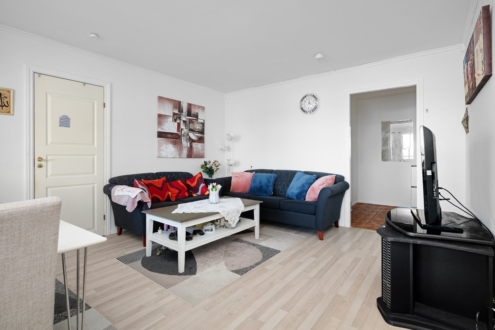 Borettslagets kabel tv og internett leveres av Telenor og er inkludert i felleskostnader. Galleribilde