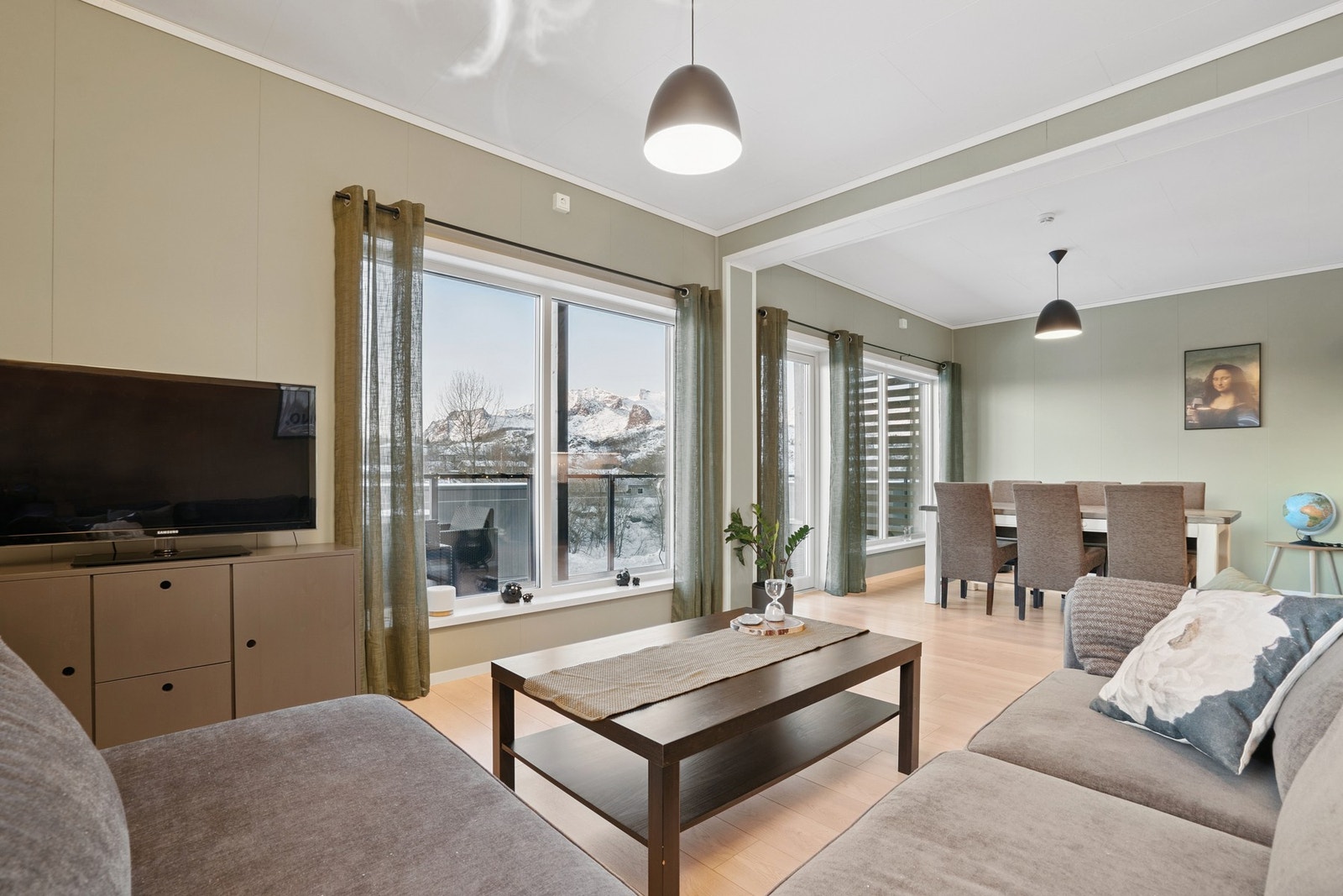 Velkommen til Sildvika 5H - Presentert av EiendomsMegler1 Svolvær. Foto: EFKT Galleribilde