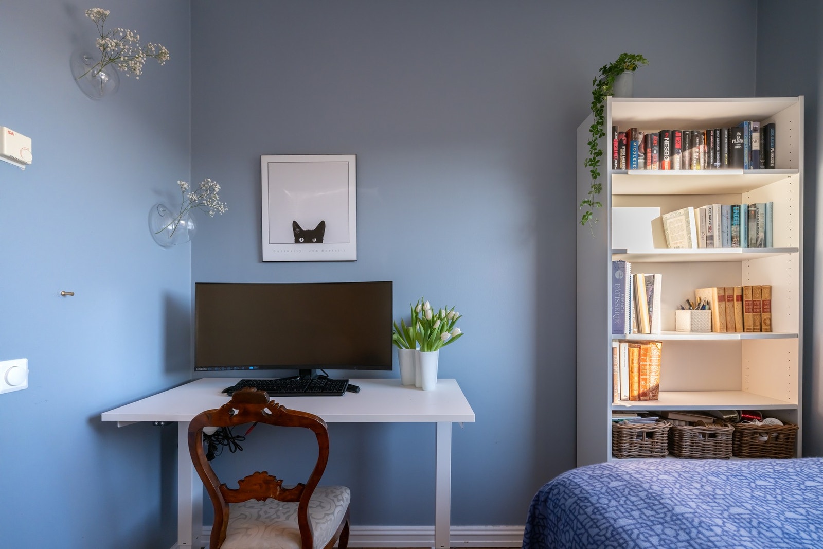 Har du skolebarn, hjemmekontor eller er student? Her er det fint å plassere skrivepulten. Galleribilde