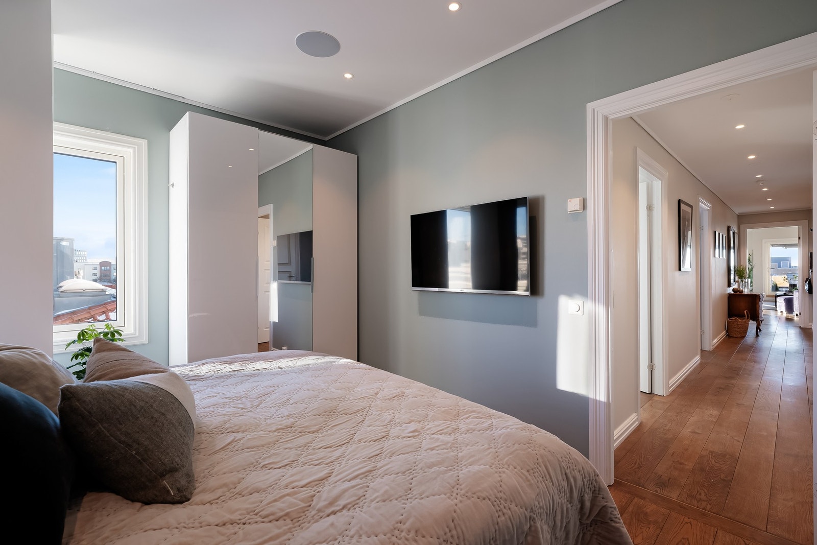 Garderobeskapet blir stående. Galleribilde