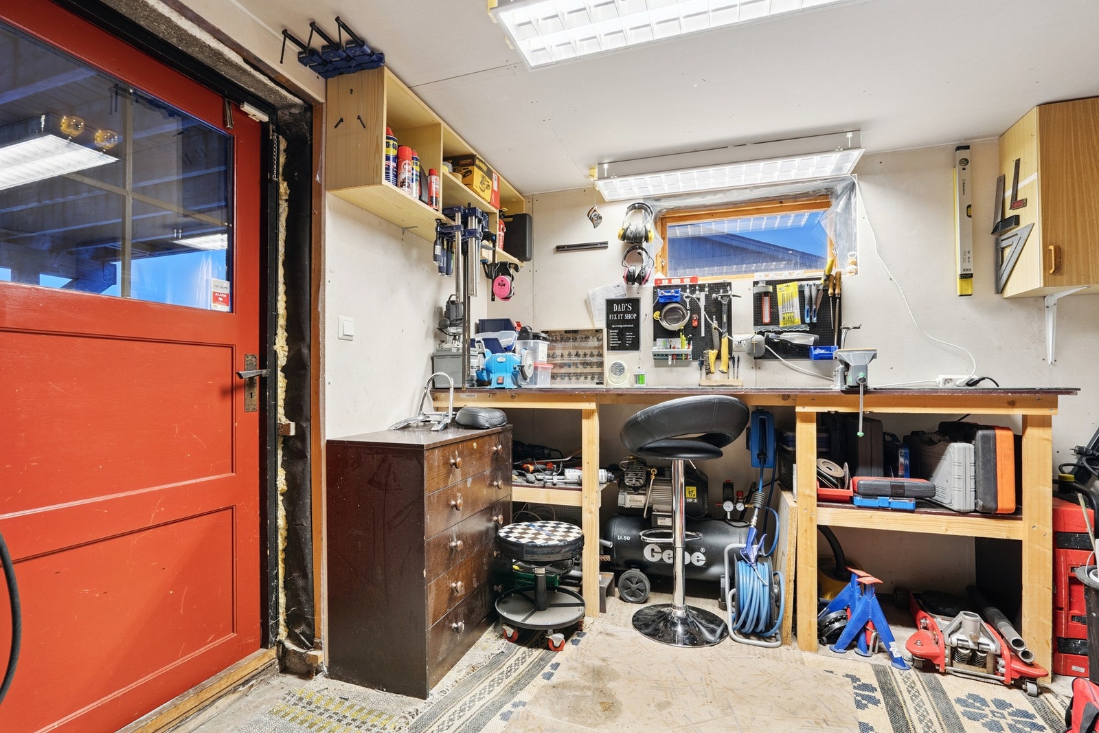 Bod innredet med et funksjonelt verksted. Galleribilde