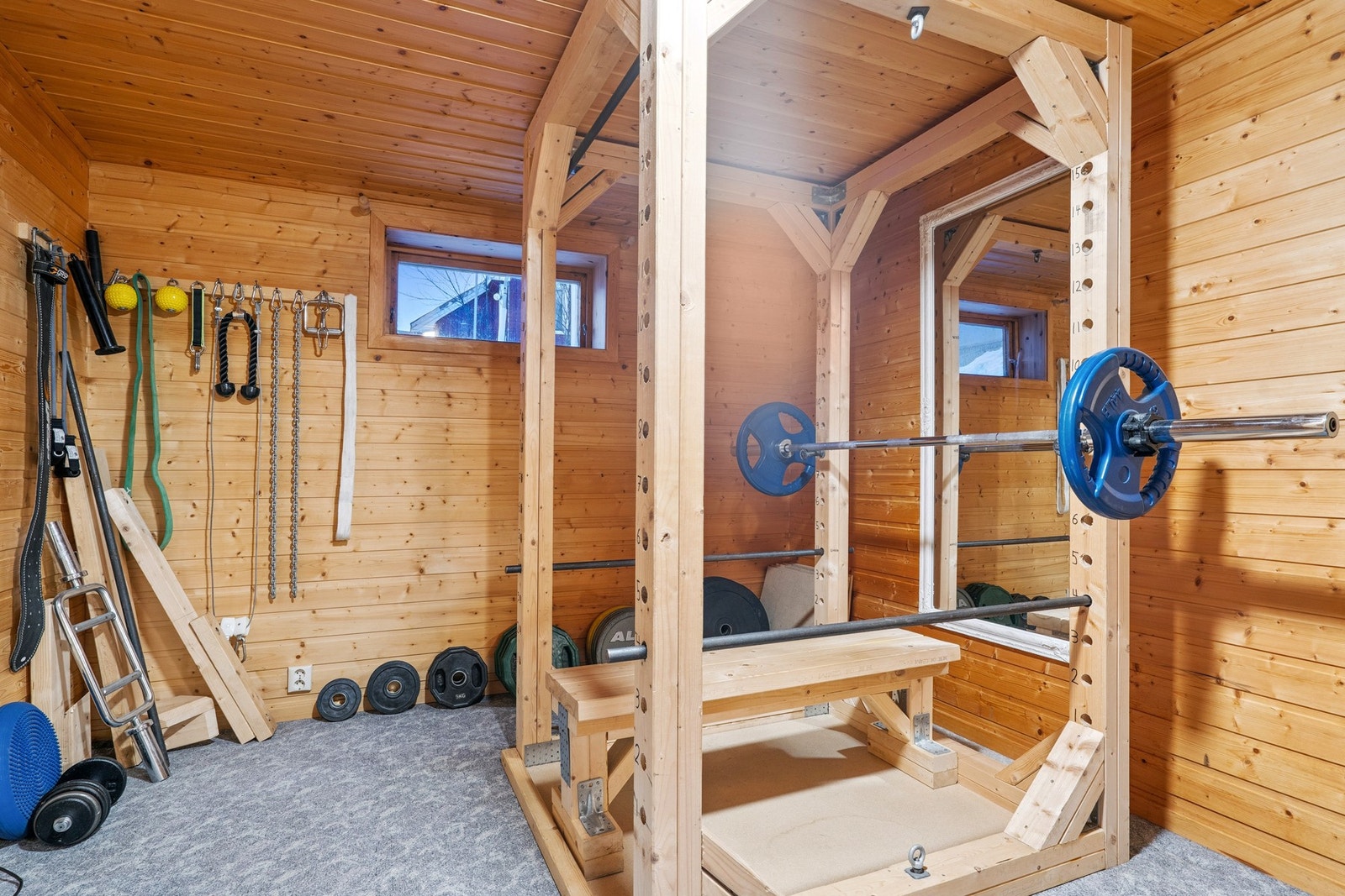 Rom som i dag benyttes som treningsrom. Her er det god plass til treningsutstyr, men rommet kan også brukes til bod, hobbyrom eller annen ønsket funksjon. Galleribilde