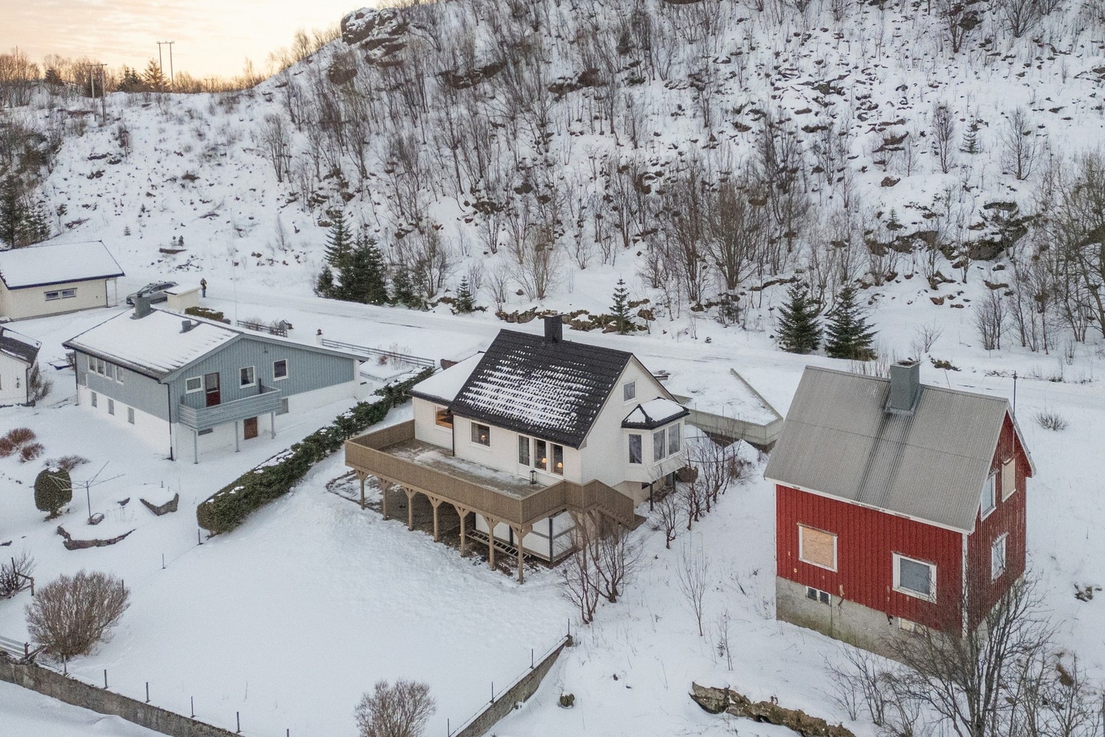 Velkommen til Halsbakkan 19 - Presentert av EiendomsMegler 1 Lofoten. Foto: EFKT. Galleribilde