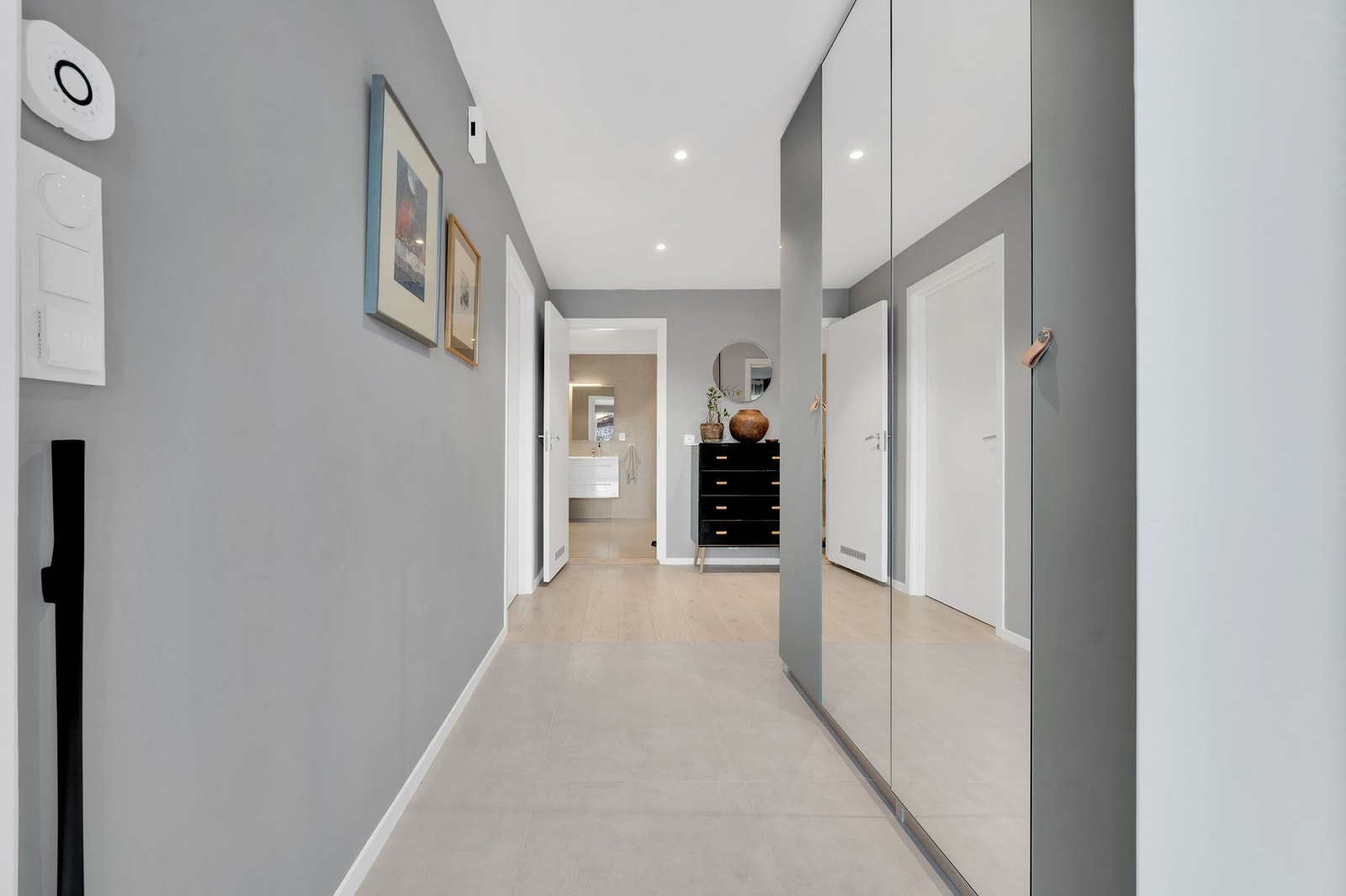 Entré. Galleribilde