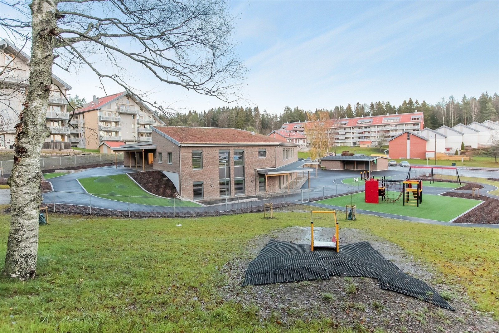 Nyere barnehage på Ødegården - barnehagen ligger nær marka med flotte tur- og aktivitetsmuligheter Galleribilde