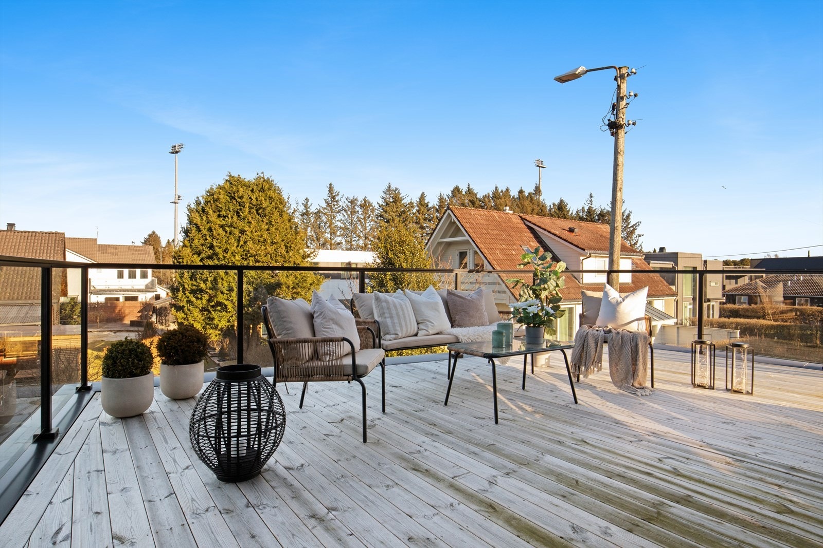 Herlig balkong med utgang fra stuen. Galleribilde