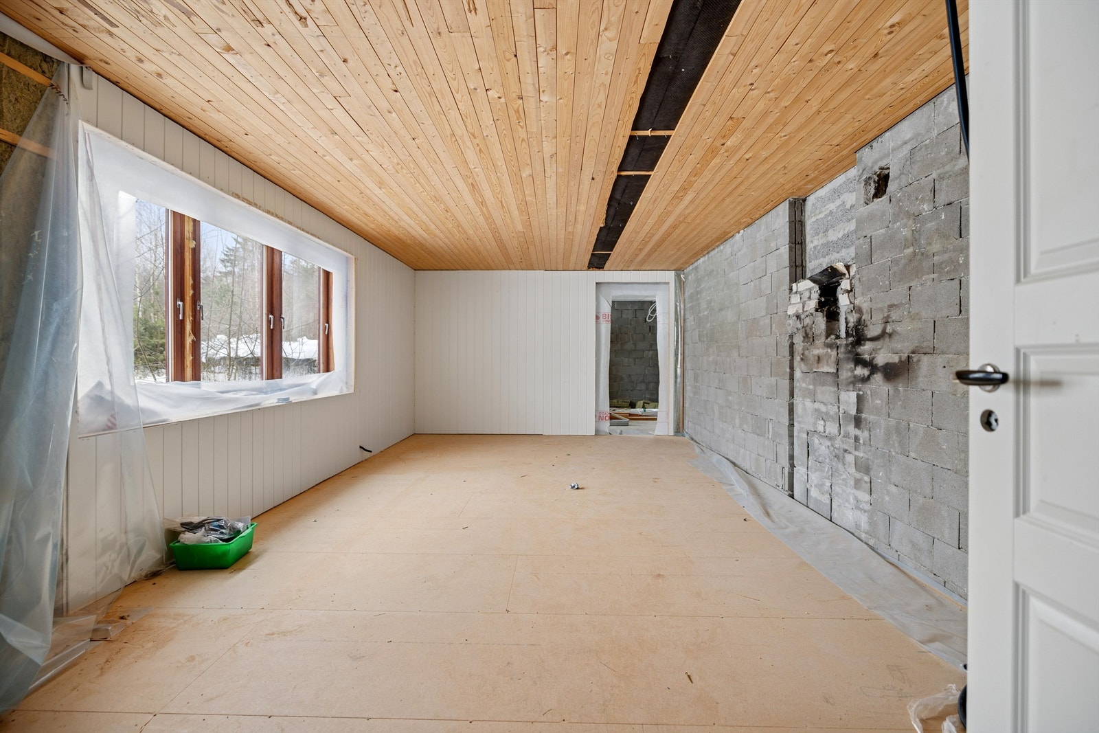 Stue i underetasjen. Galleribilde