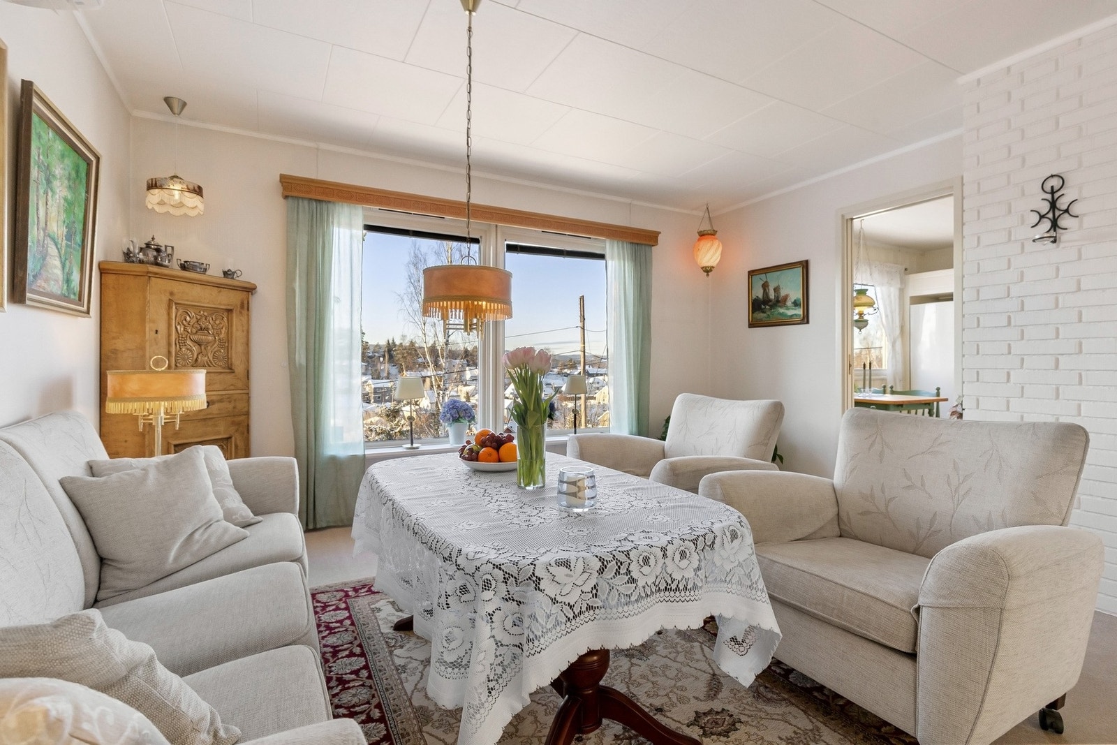 Nydelig og uhindret utsikt over nærområdet mot vest. Galleribilde