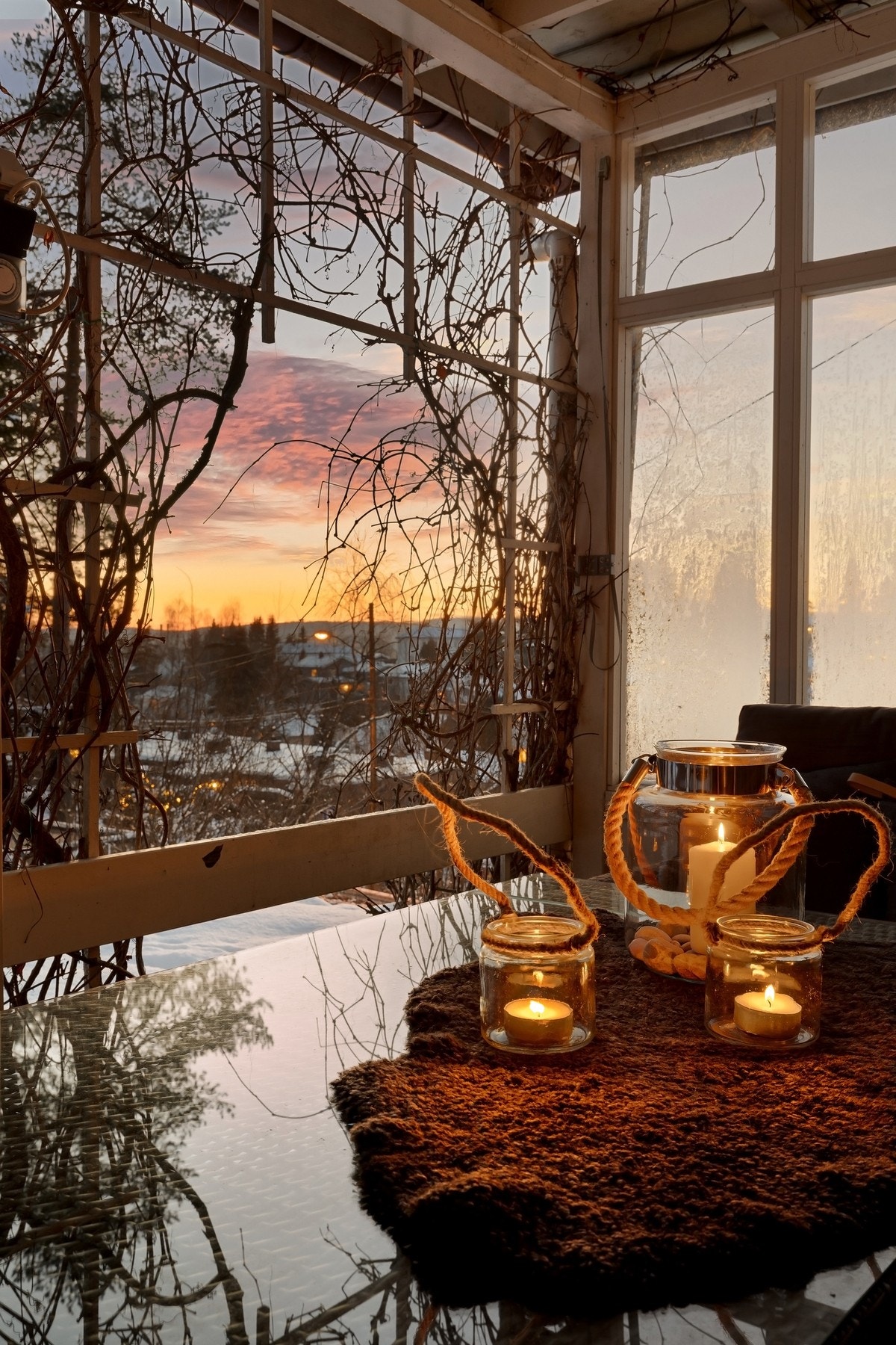 Sydvestvendt terrasse på ca. 17 m² og en vestvendt terrasse på ca. 27 m². Galleribilde