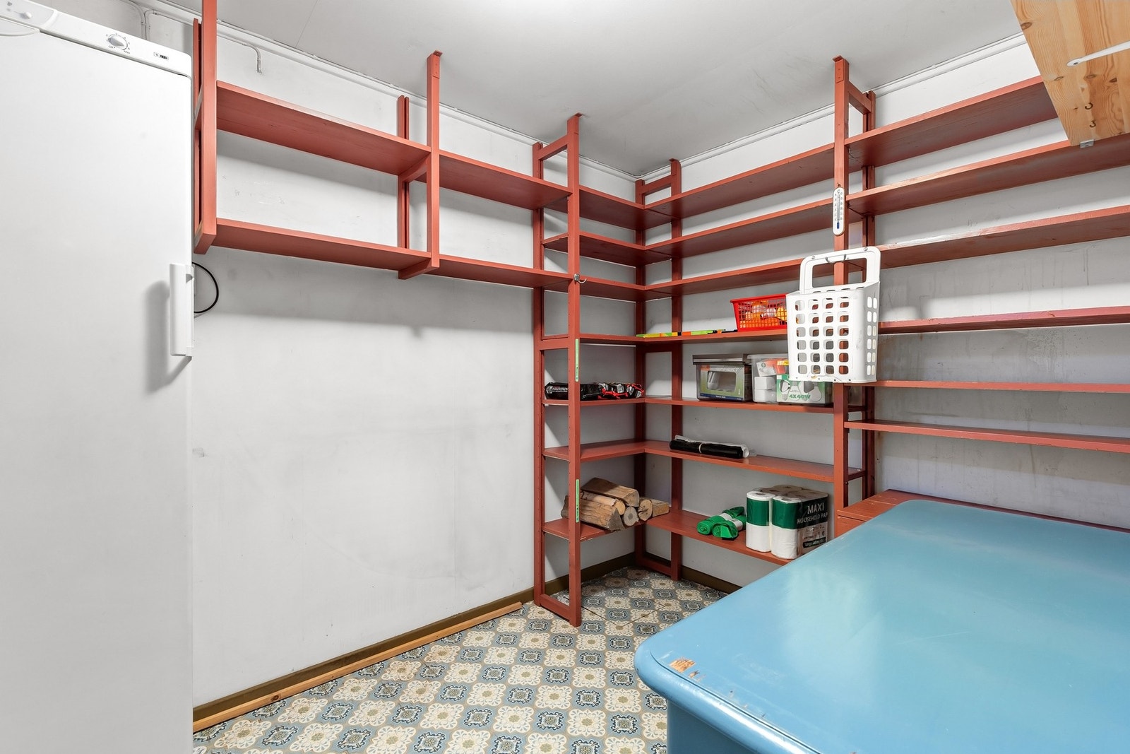 Praktisk matbod på ca. 6 m². Galleribilde