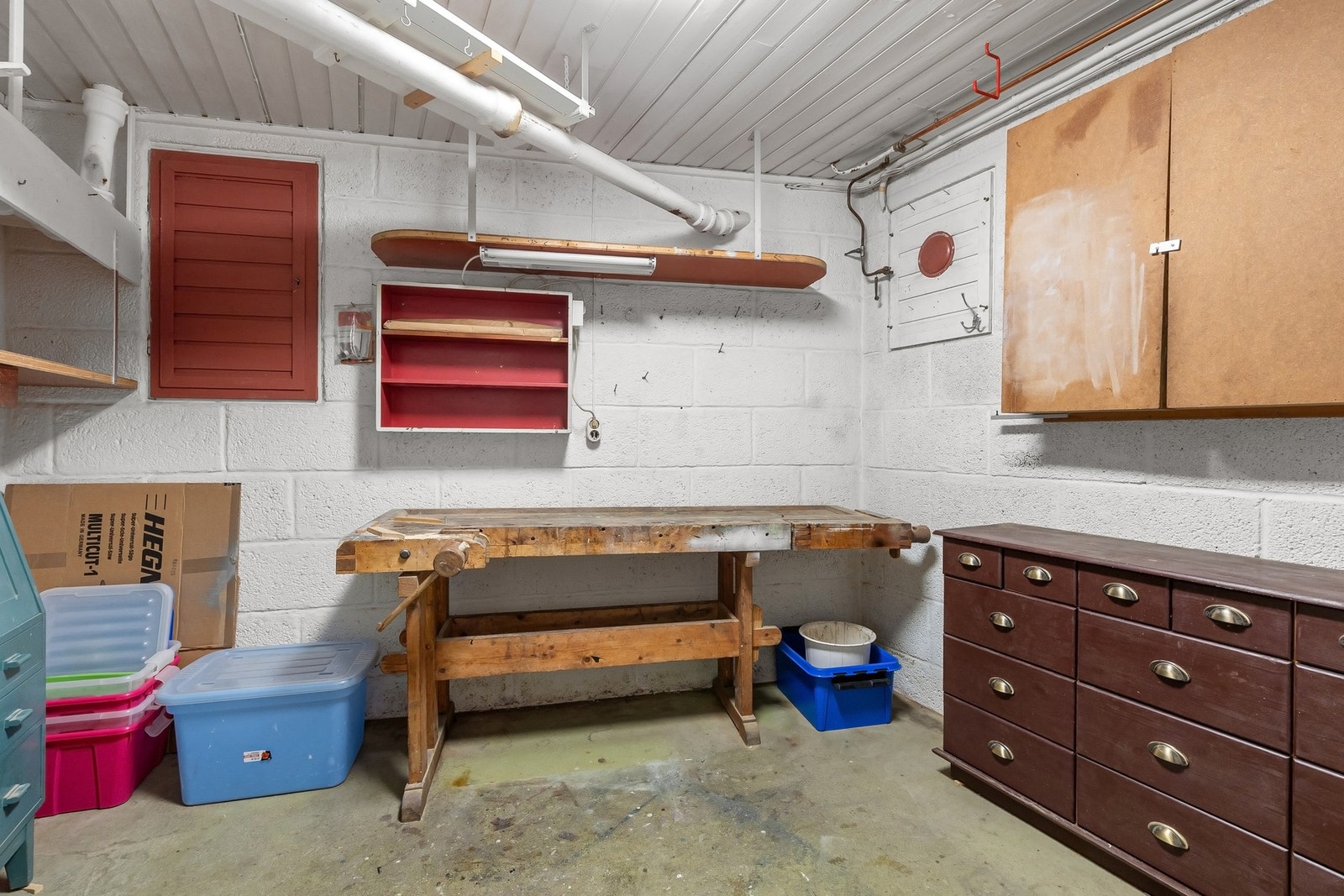 Hobbyrom på ca. 8,5 m² - Videre adkomst til to krypkjellere med et areal på ca. 11 og 13 m². Galleribilde