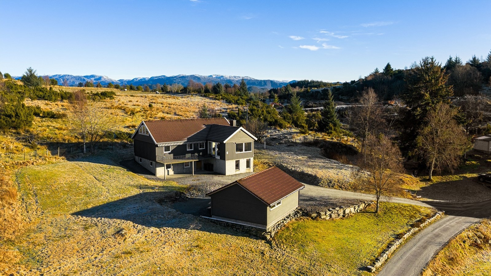 Velkommen til Bjellandsvegen 65 - presentert av Kristen Brekke i Meglerhuset Rele Galleribilde