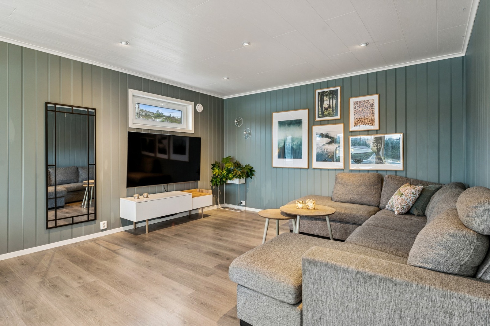 Det er laget til en praktisk krok som passer fint til en tv-stue. Galleribilde