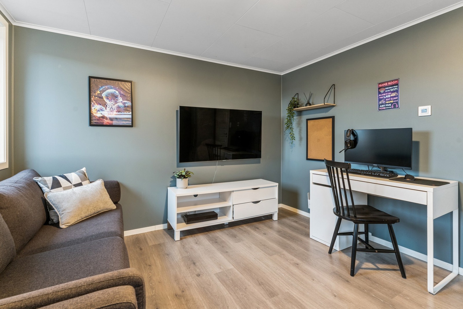 Har du ikke behov for fire soverom passer dette også som en tv-stue. Galleribilde