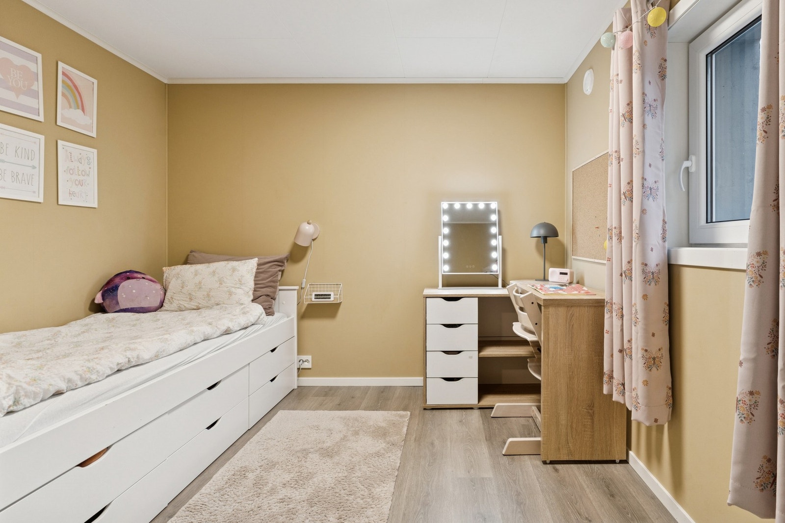 Soverommene i etasjen ble pusset opp i perioden 2022-2025. Galleribilde