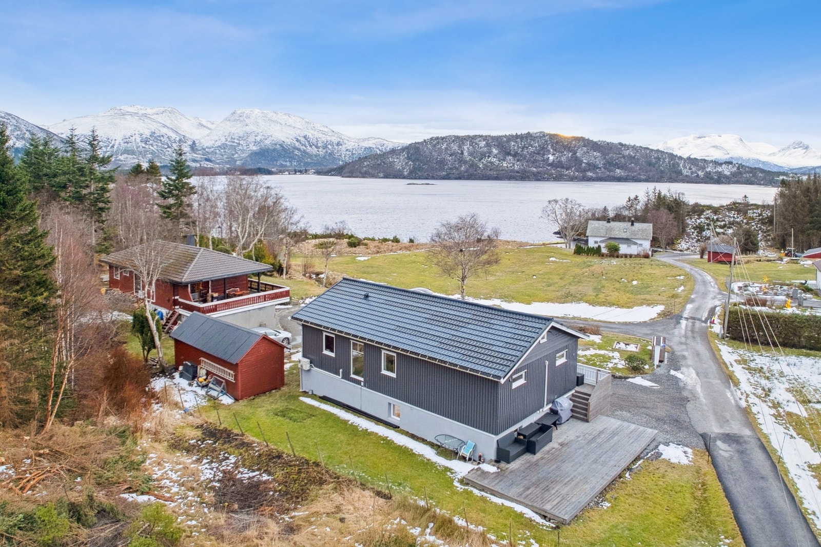 Velkommen til en svært kjekk enebolig du kan flytte rett inn i! Galleribilde