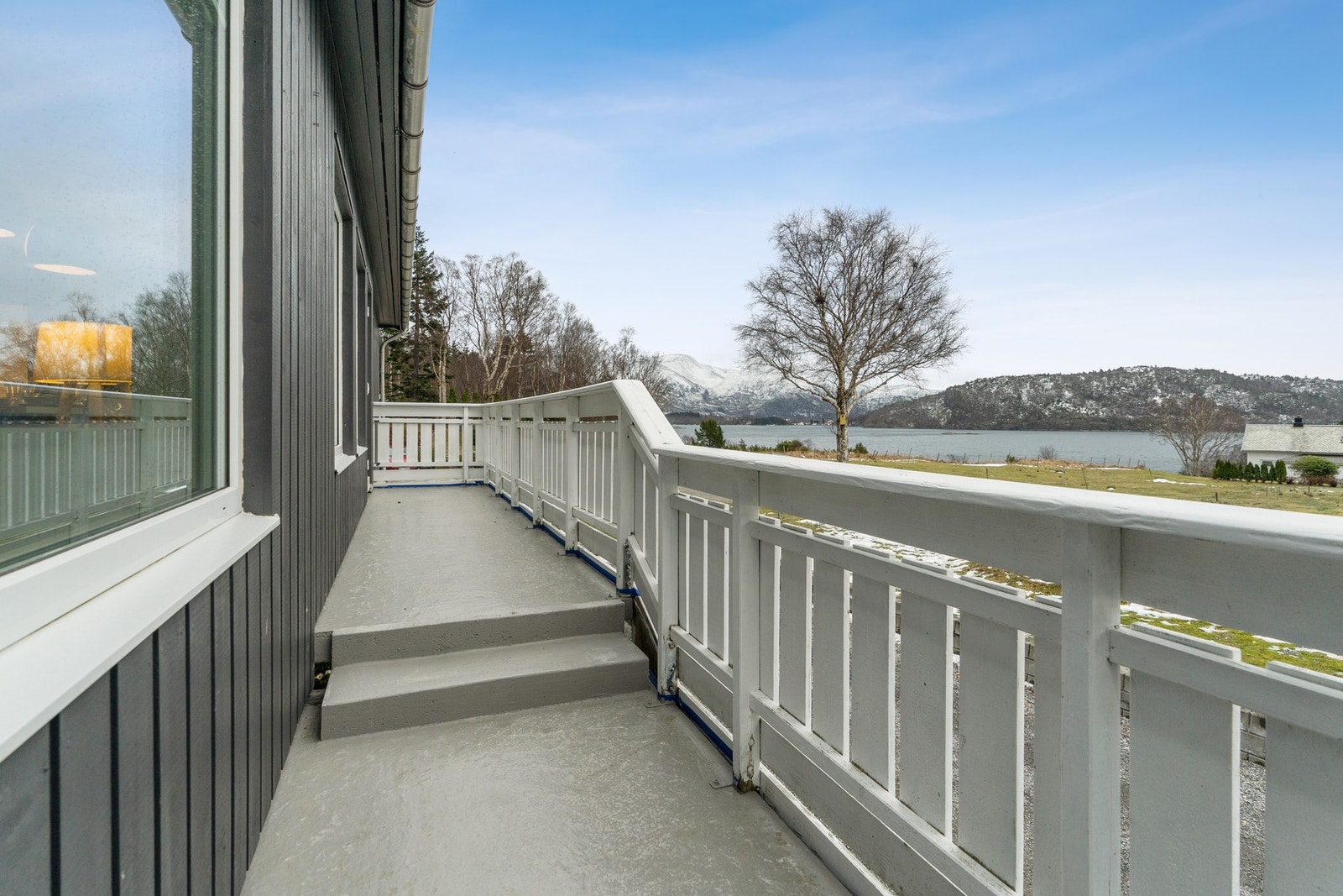 Utsikt sett fra terrasse. Galleribilde