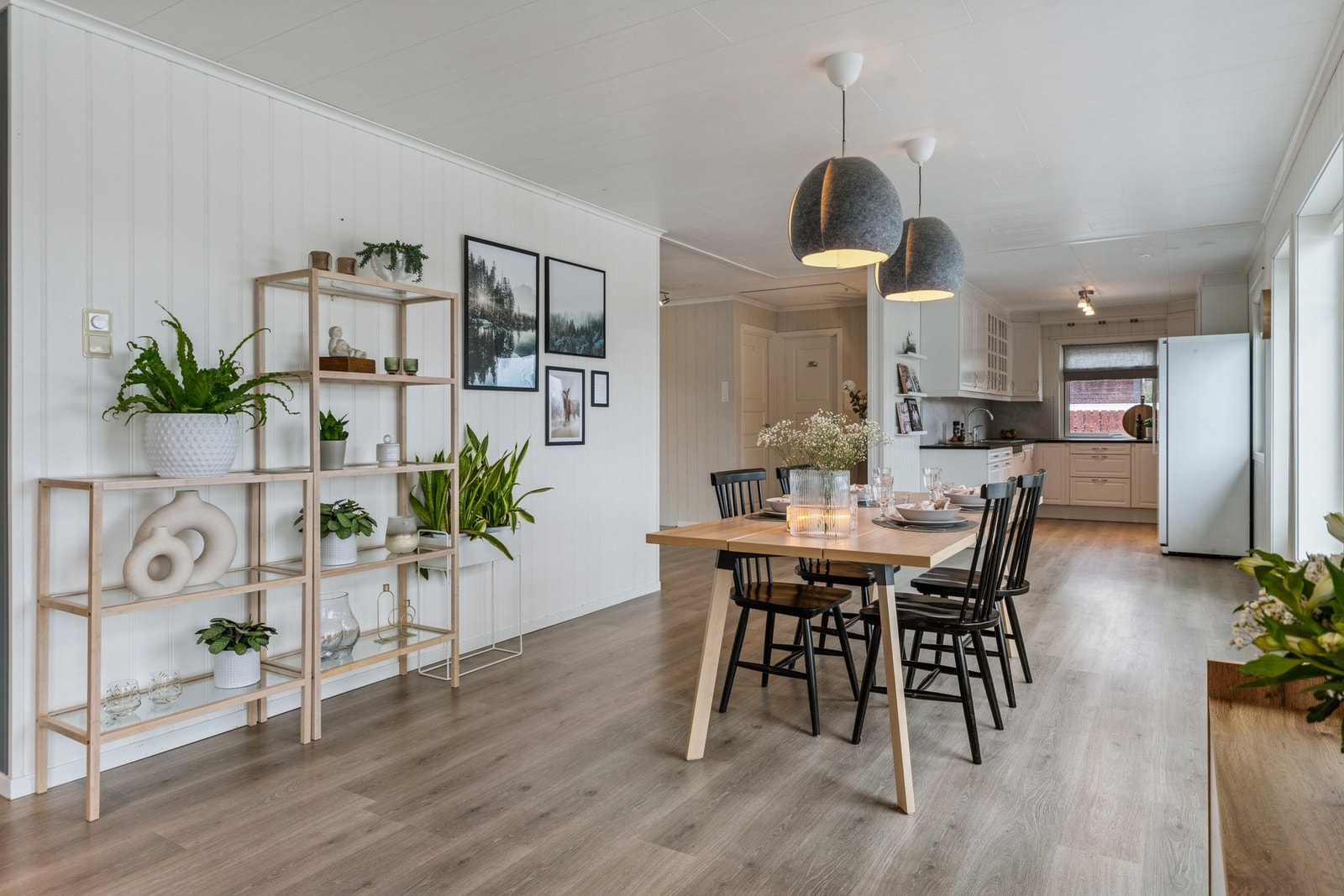 Du har godt med plass til spisebord av foretrukket størrelse. Galleribilde