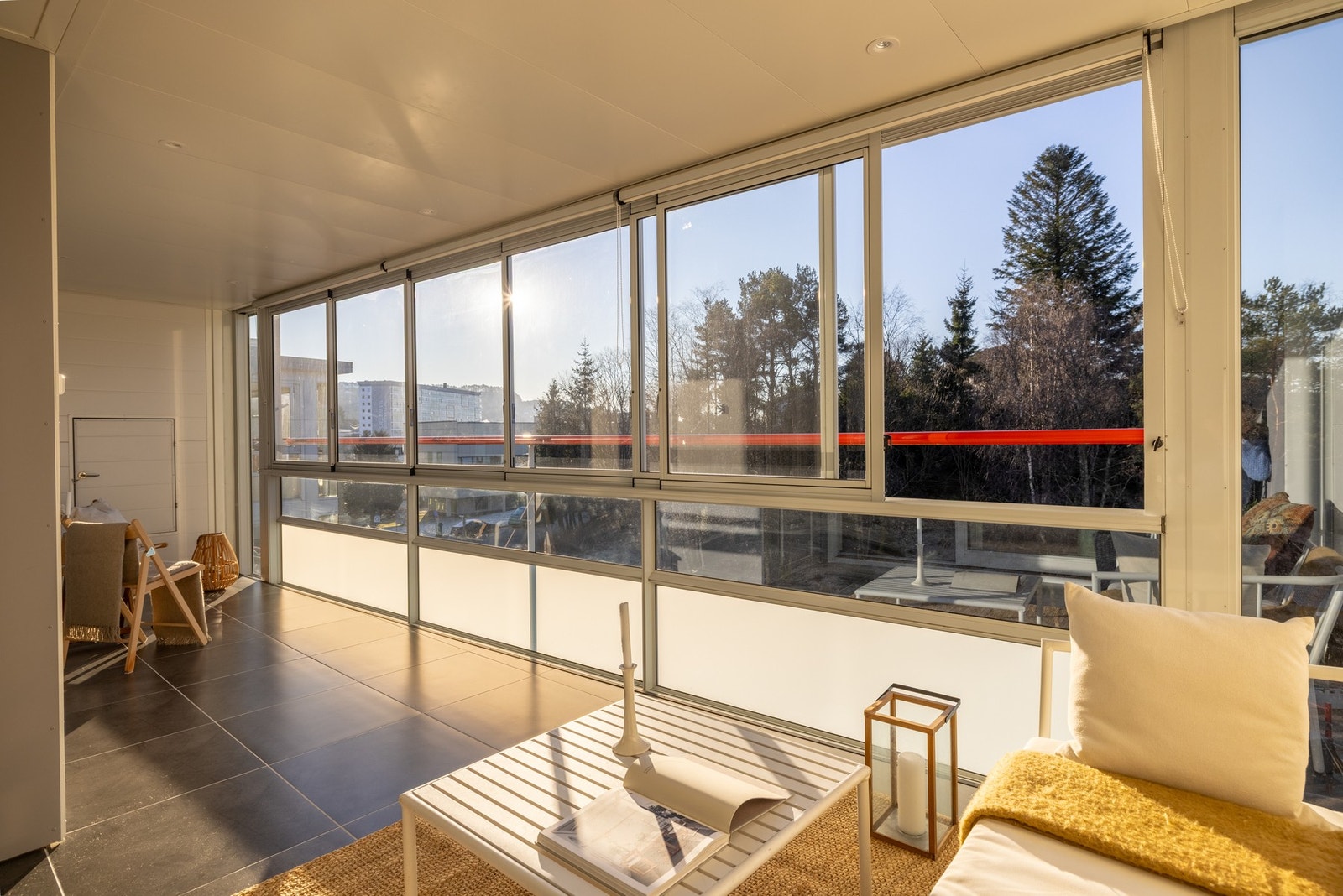 Her er det god plass til å møblere med hagemøbler i forskjellige soner. Galleribilde