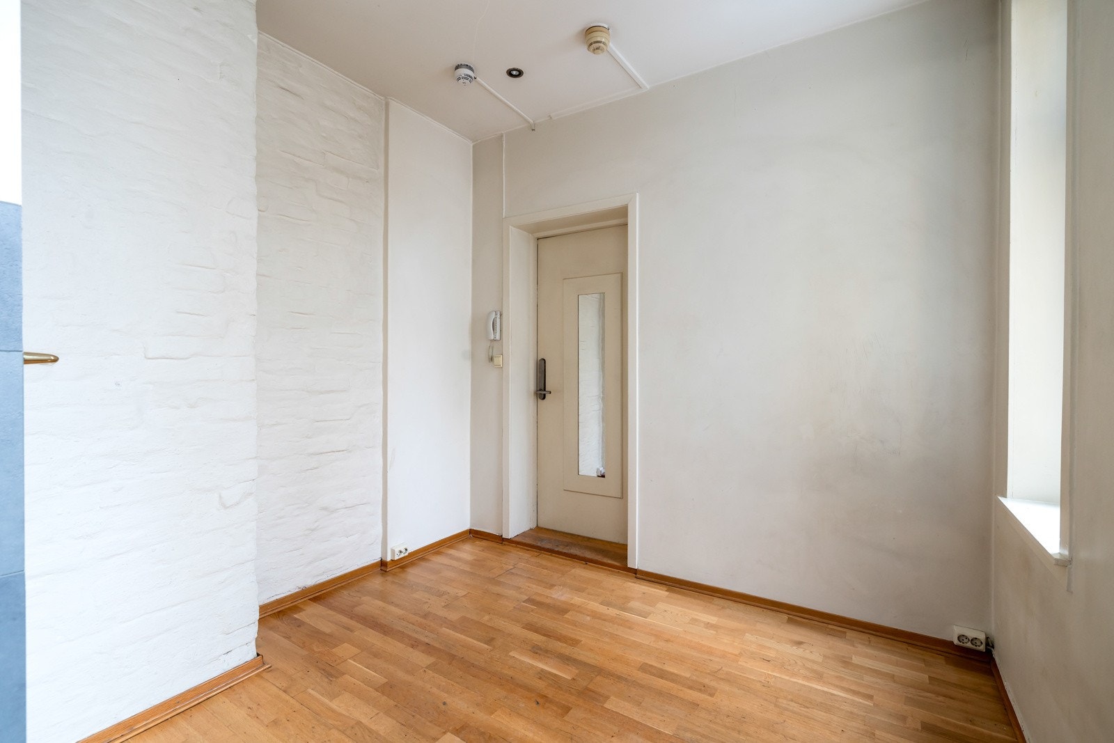 Seksjonen består av ca. 12 kvm innredet med bad og kjøkken Galleribilde