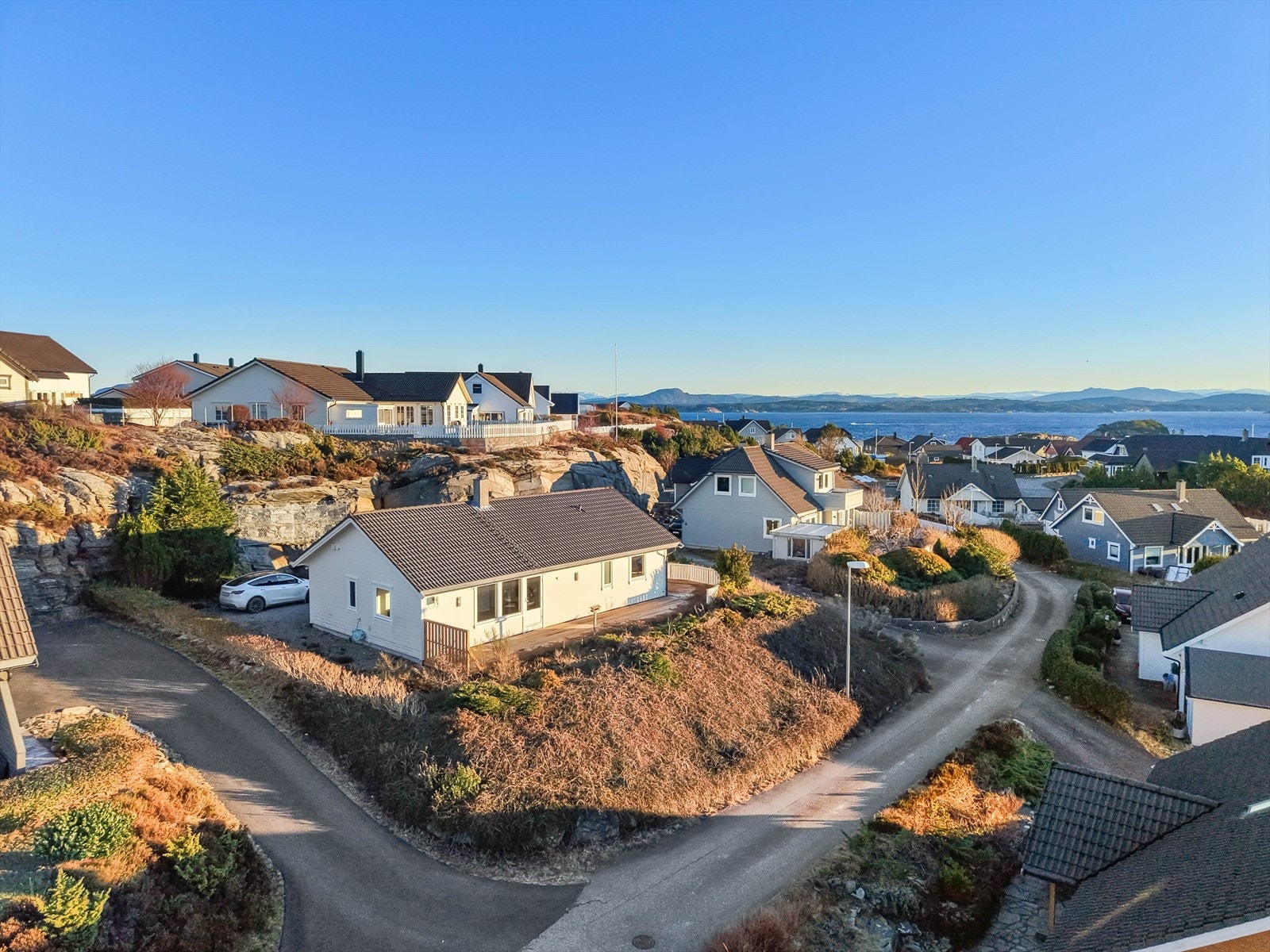 EiendomsMegler 1 v/Merete Seim har gleden av å presentere Veslevarden 52 Galleribilde